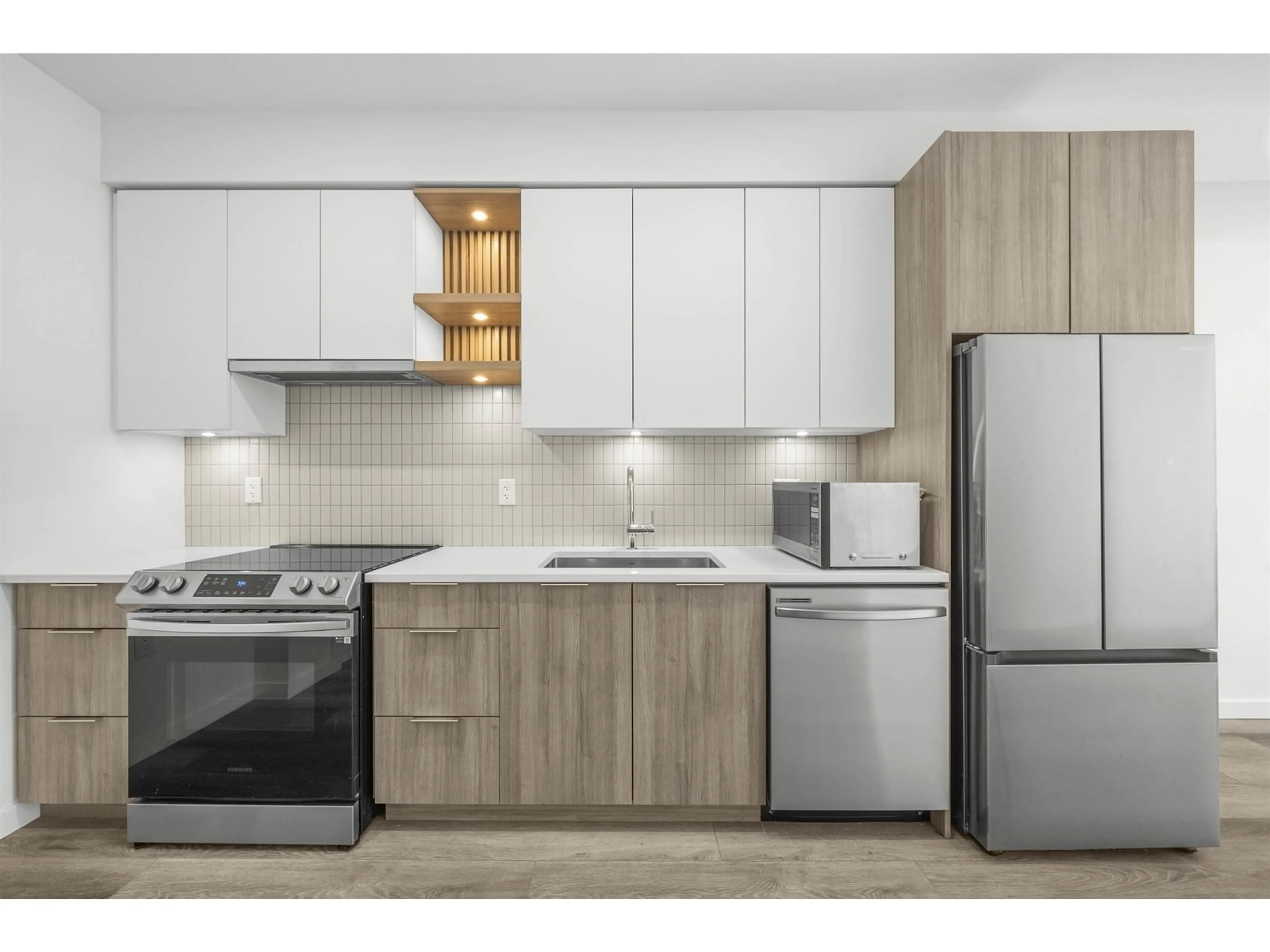 Standard kitchen, unknown for 209 - 20695 EASTLEIGH, Langley British Columbia V3A0P7