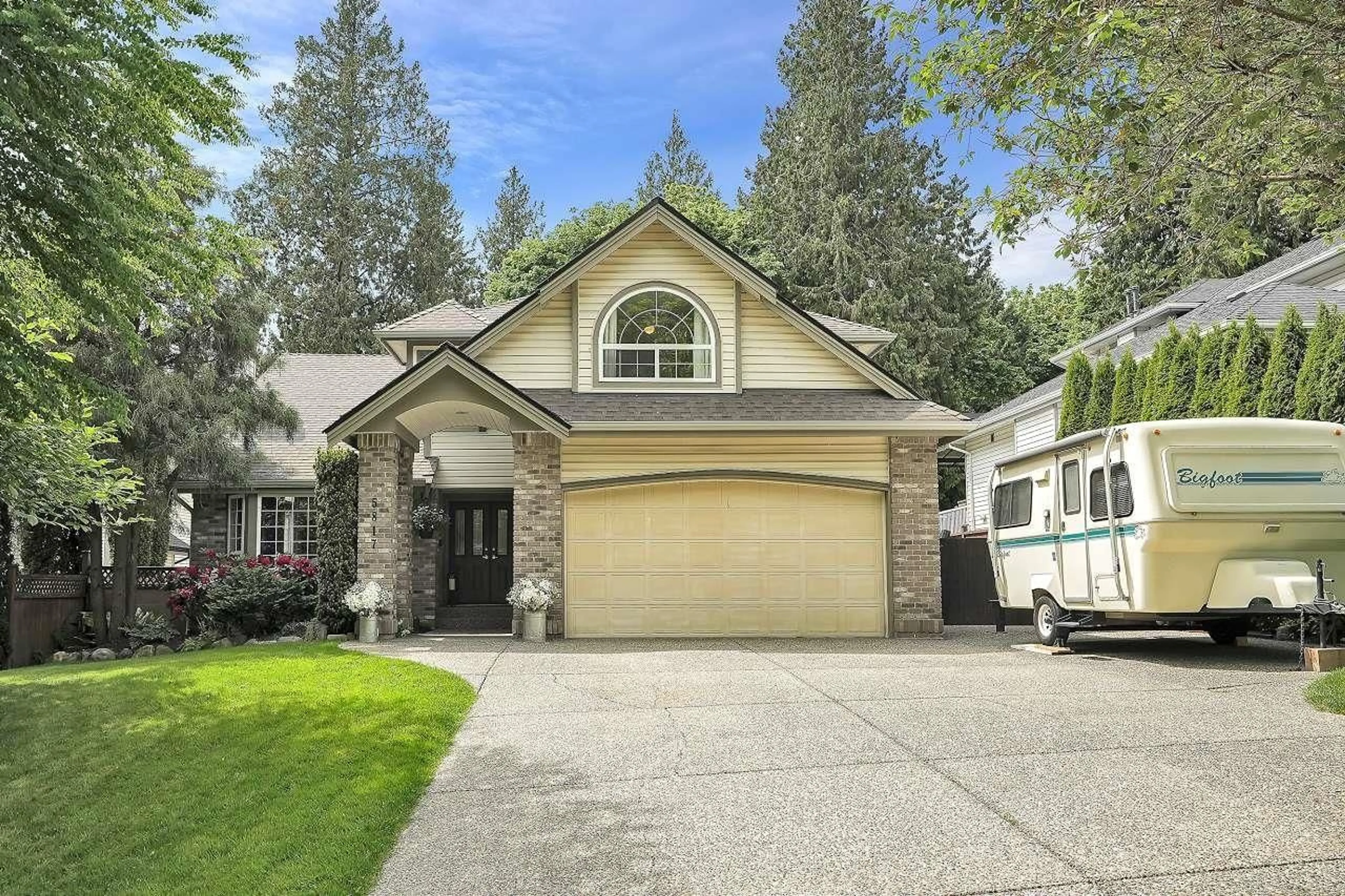 Home with vinyl exterior material, street for 5817 ABERDEEN, Surrey British Columbia V3S4W3