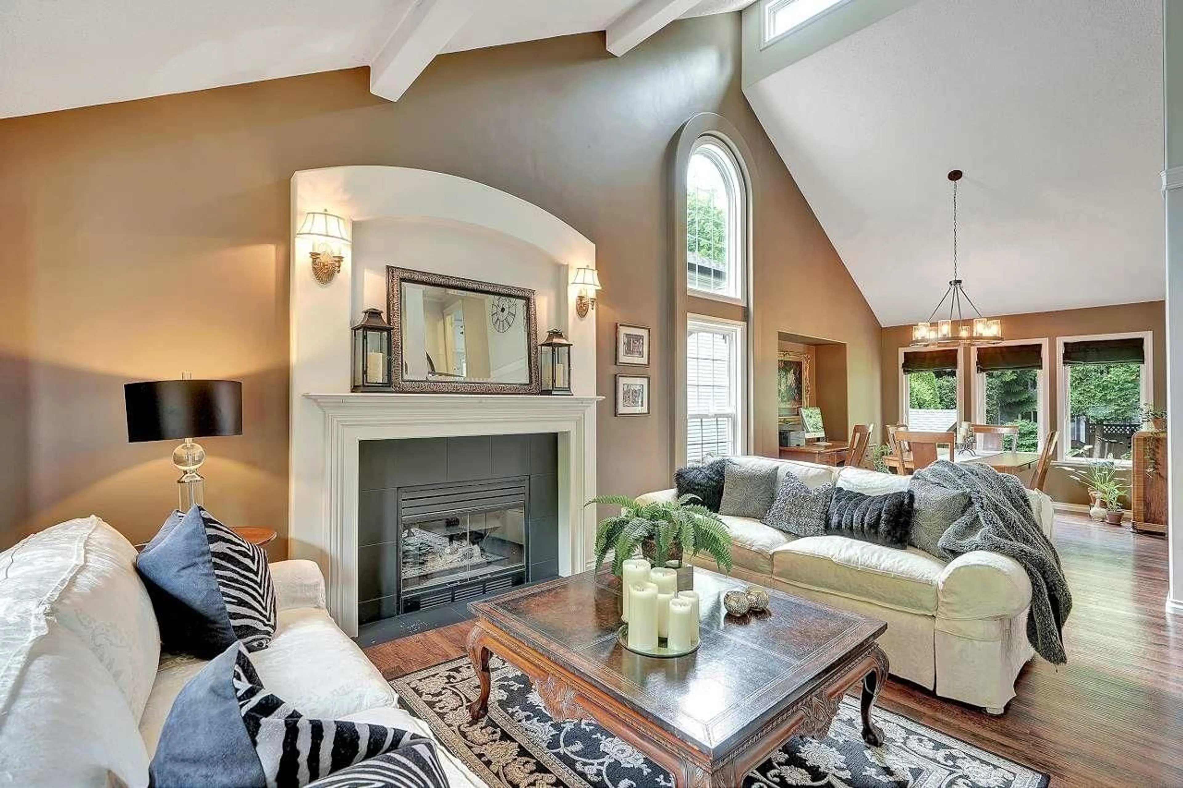 Living room with furniture, unknown for 5817 ABERDEEN, Surrey British Columbia V3S4W3