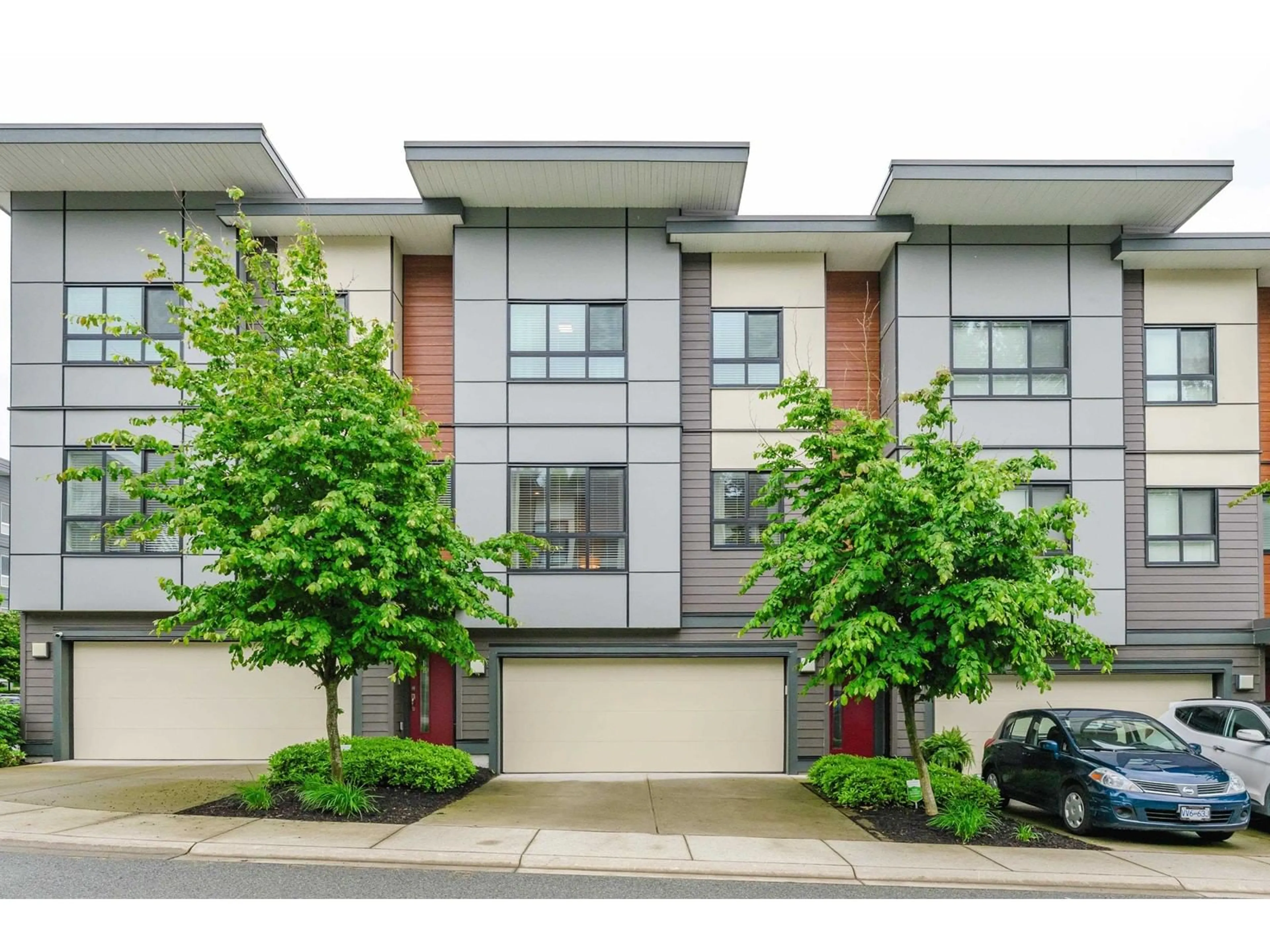 Unknown for 31 - 1938 PARALLEL NORTH, Abbotsford British Columbia V3G0H1
