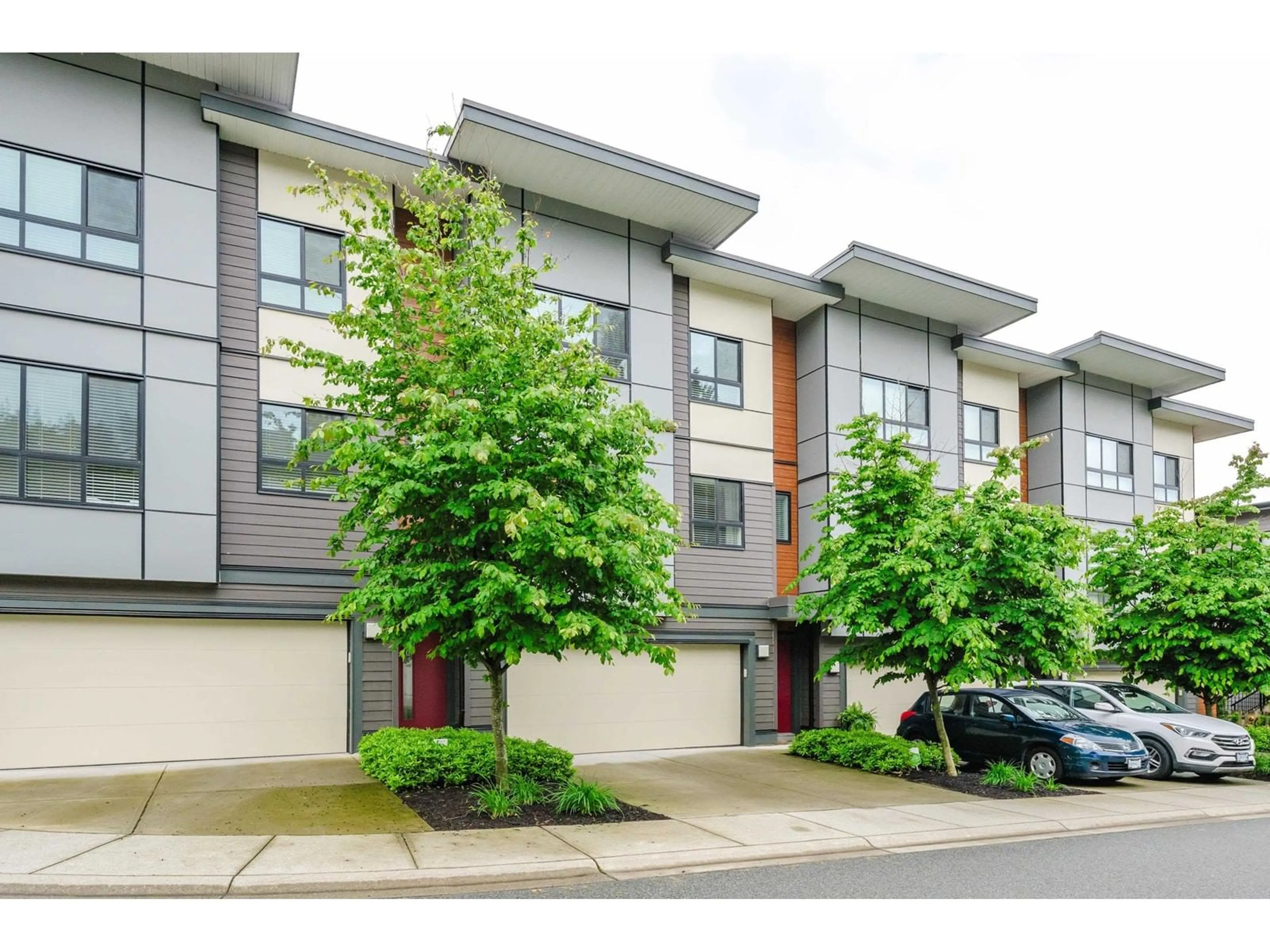 Unknown for 31 - 1938 PARALLEL NORTH, Abbotsford British Columbia V3G0H1
