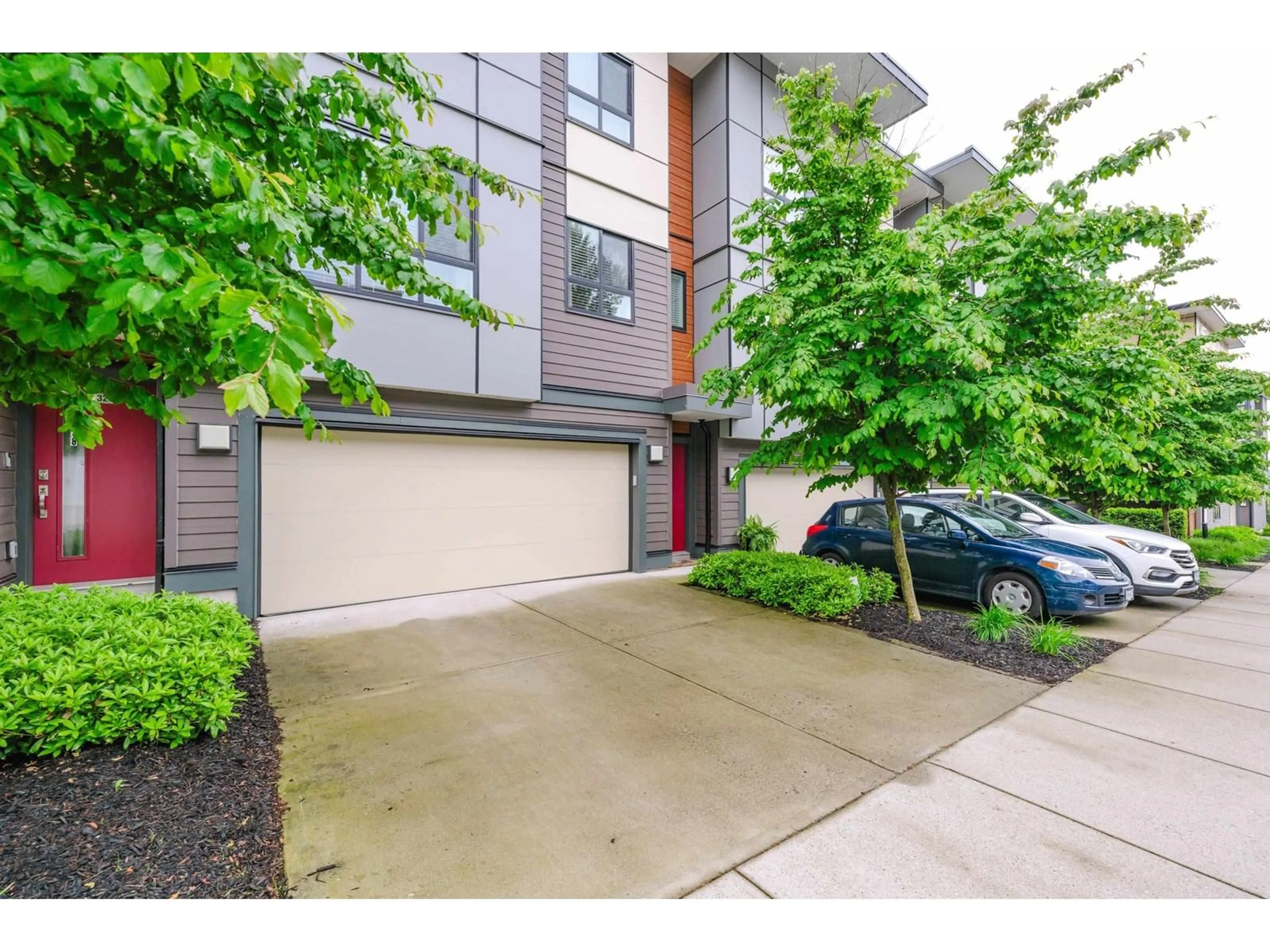 Unknown for 31 - 1938 PARALLEL NORTH, Abbotsford British Columbia V3G0H1