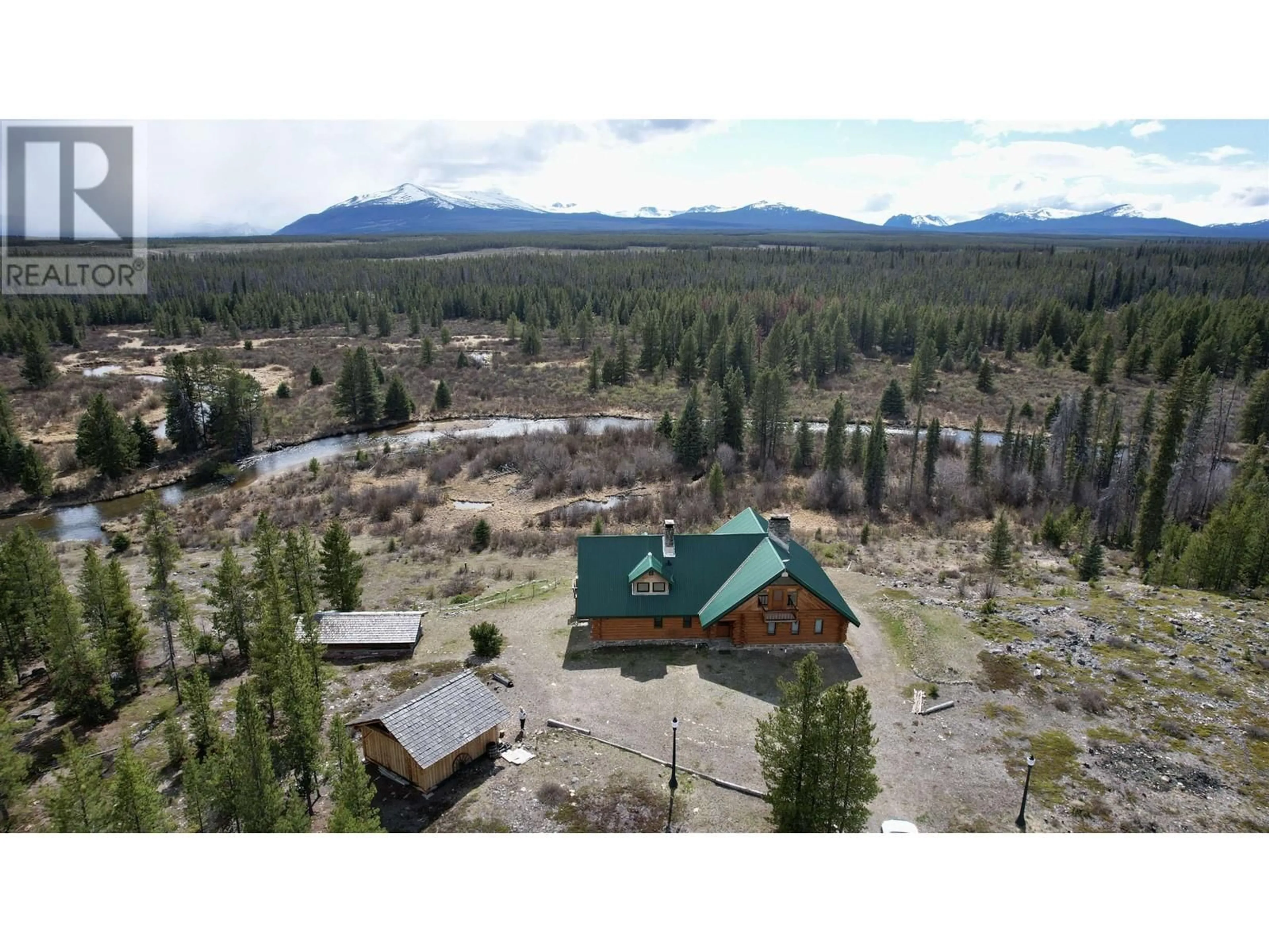 A pic from outside/outdoor area/front of a property/back of a property/a pic from drone, mountain view for 20101 CHILCOTIN 20 HIGHWAY, Chilcotin British Columbia V0L1R0