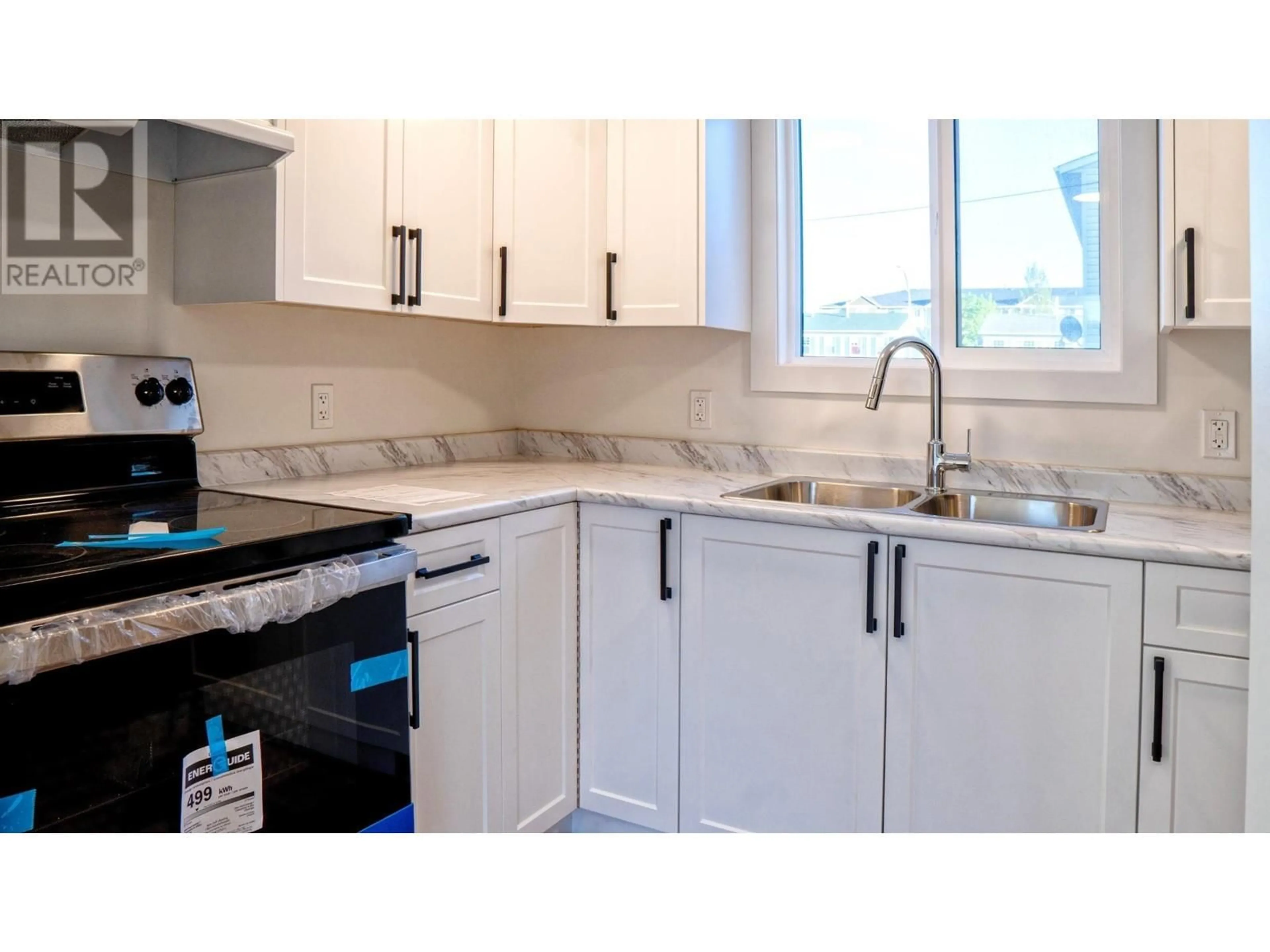 Standard kitchen, unknown for 8904 101 AVENUE, Fort St. John British Columbia V1J5G2