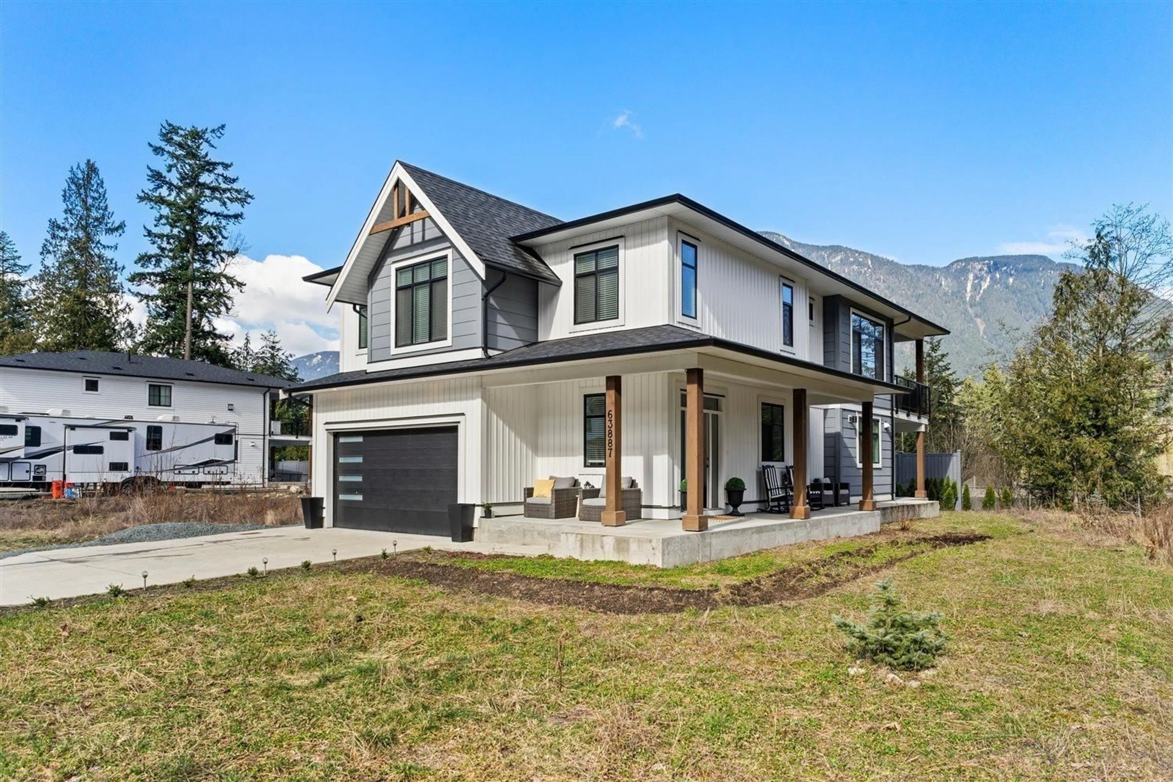 Home with vinyl exterior material, street for 63887 BEECH AVENUE, Hope British Columbia V0X1L2