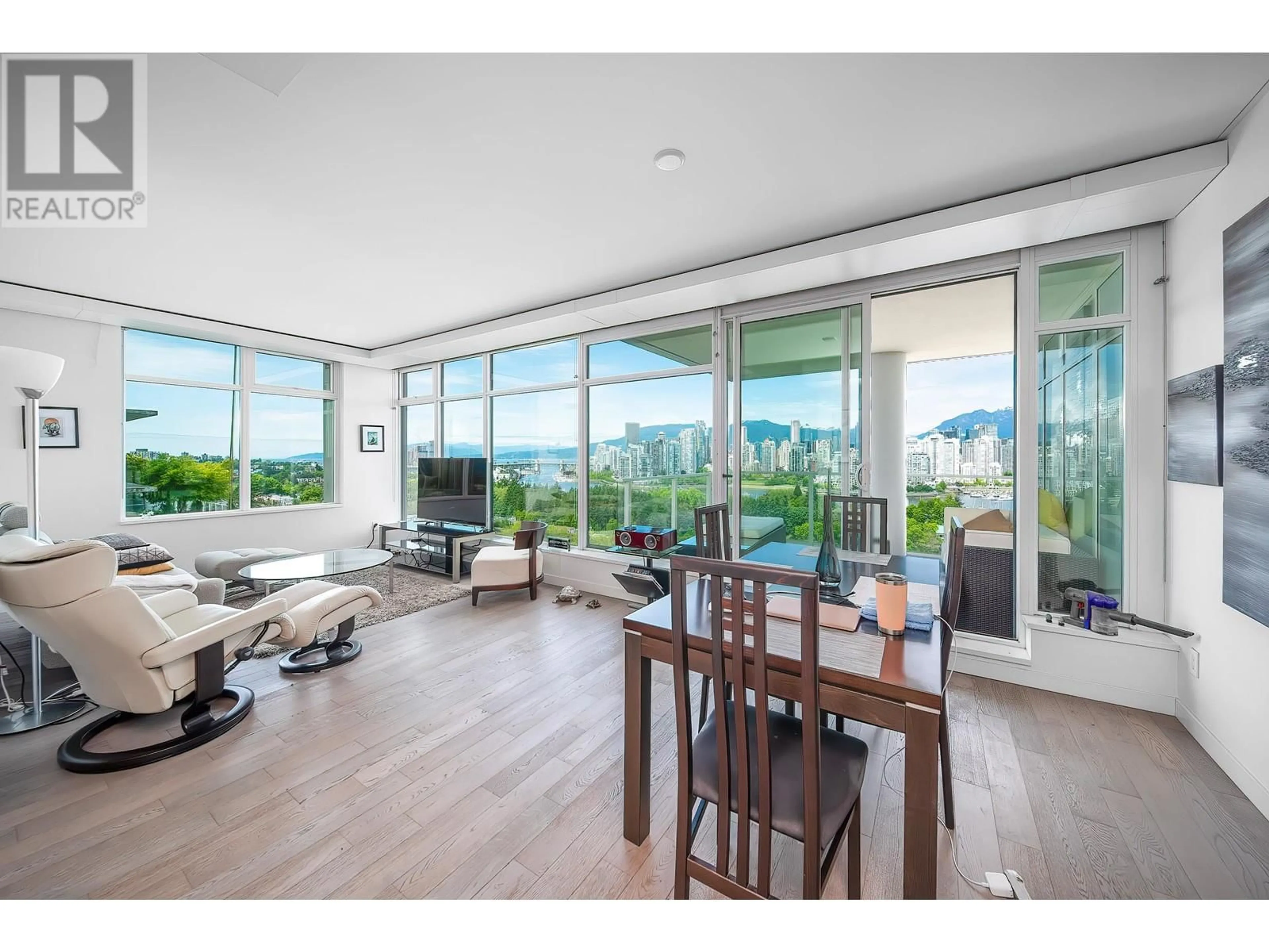 Living room with furniture, unknown for 1502 - 2411 HEATHER STREET, Vancouver British Columbia V5Z0B7