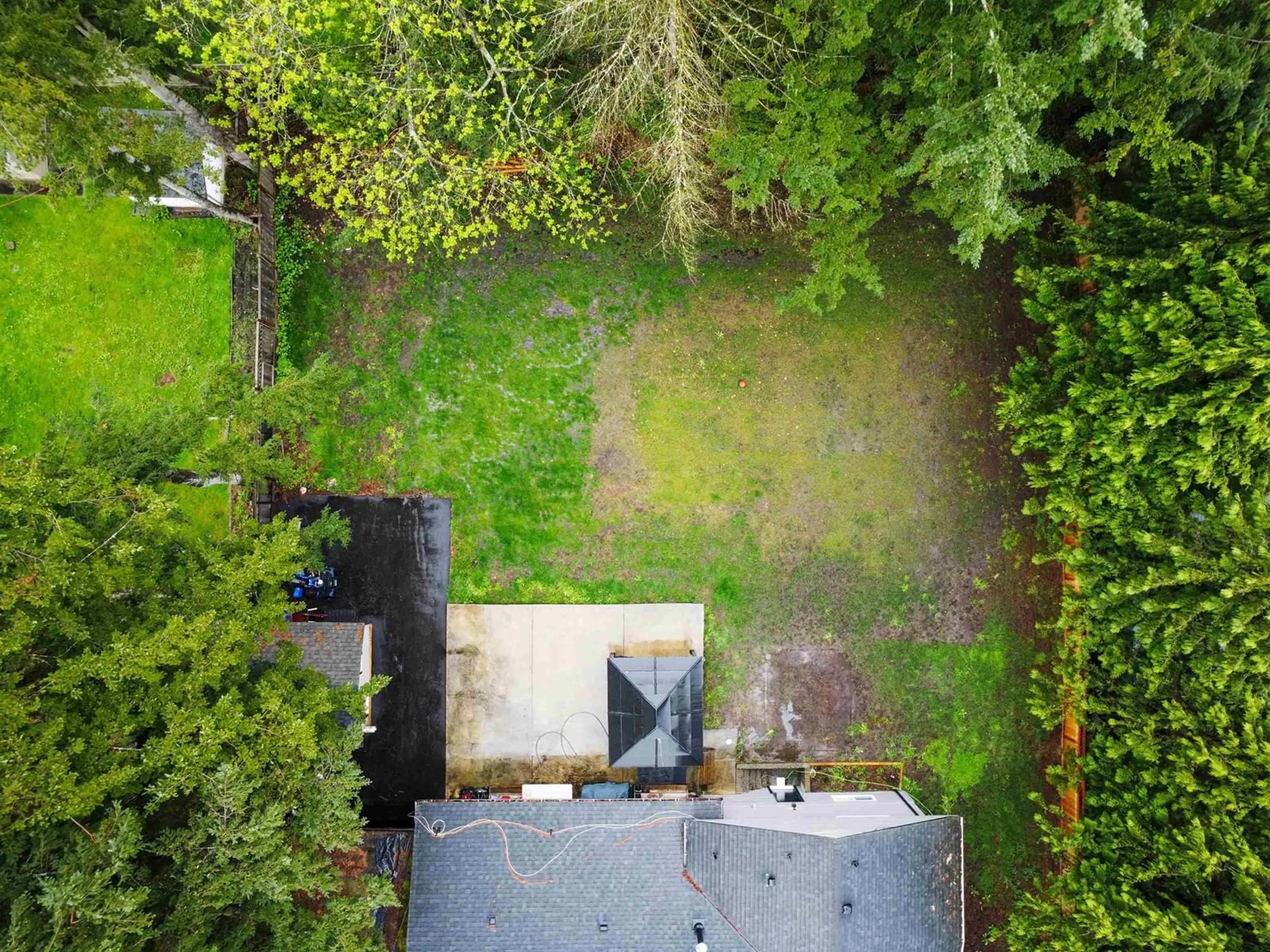 A pic from outside/outdoor area/front of a property/back of a property/a pic from drone, unknown for 6764 134A, Surrey British Columbia V3X3L4