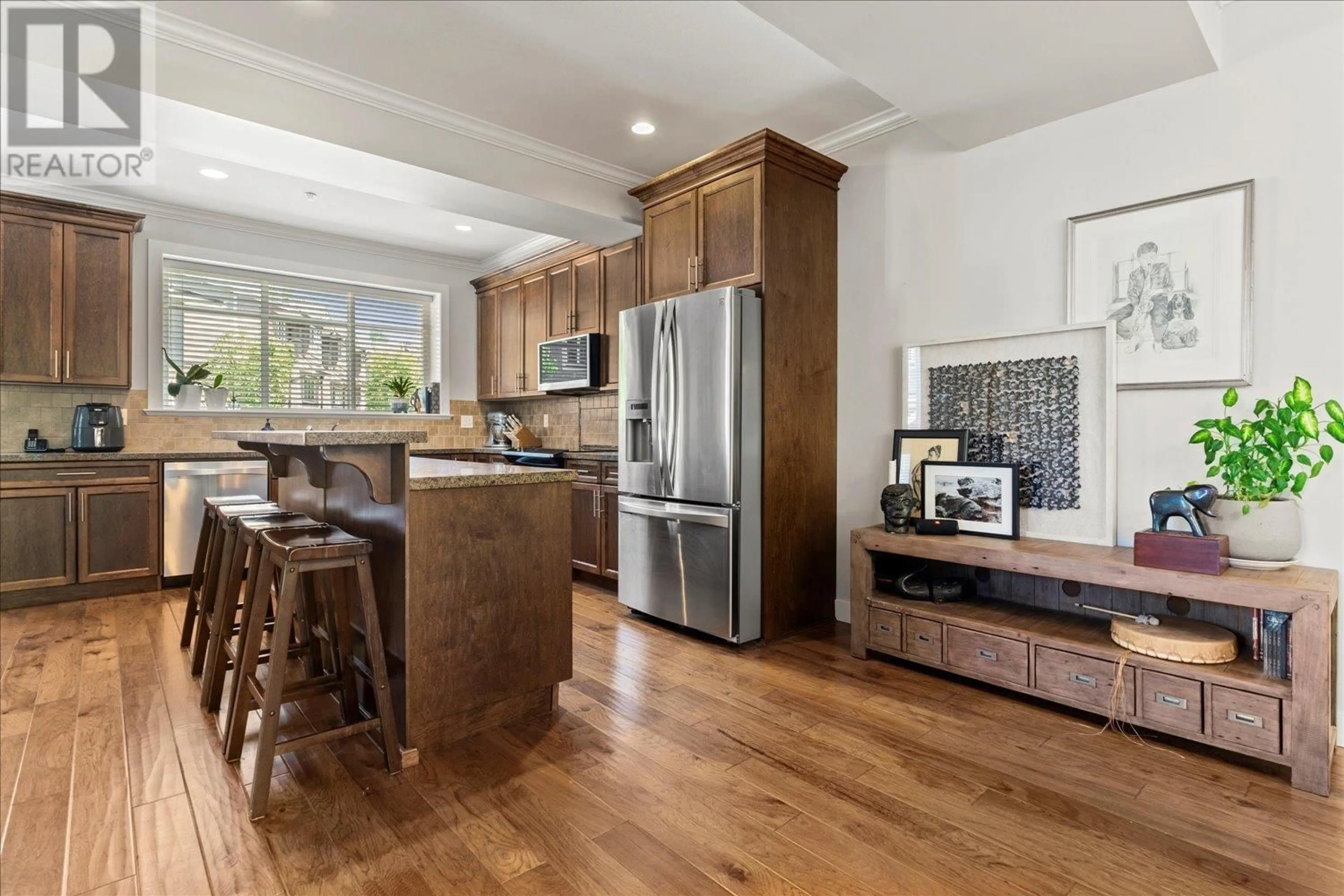 Open concept kitchen, wood/laminate floor for 71 - 11252 COTTONWOOD DRIVE, Maple Ridge British Columbia V2X9B1