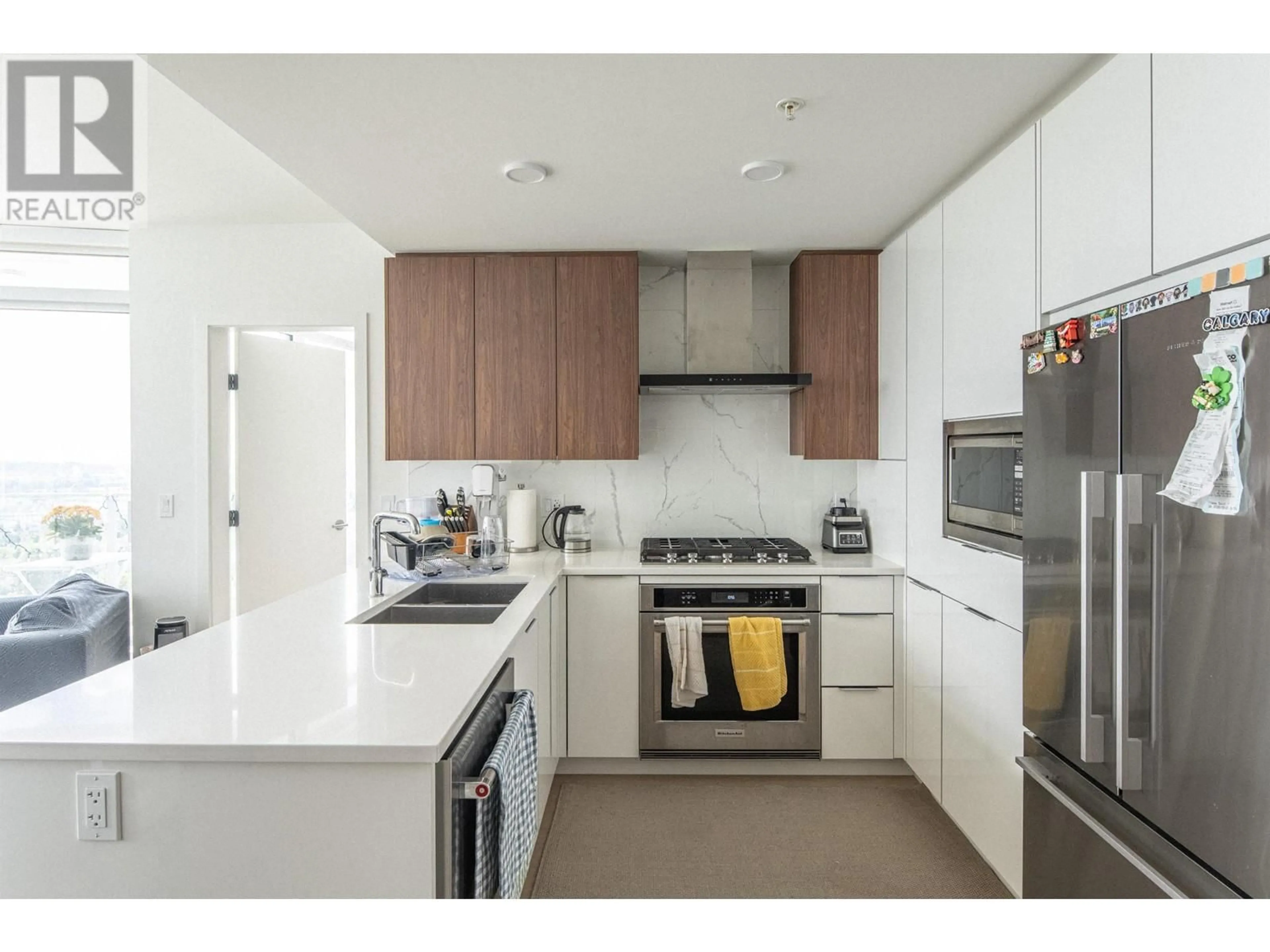 Contemporary kitchen, unknown for 1306 - 7683 PARK CRESCENT, Burnaby British Columbia V3N0J3