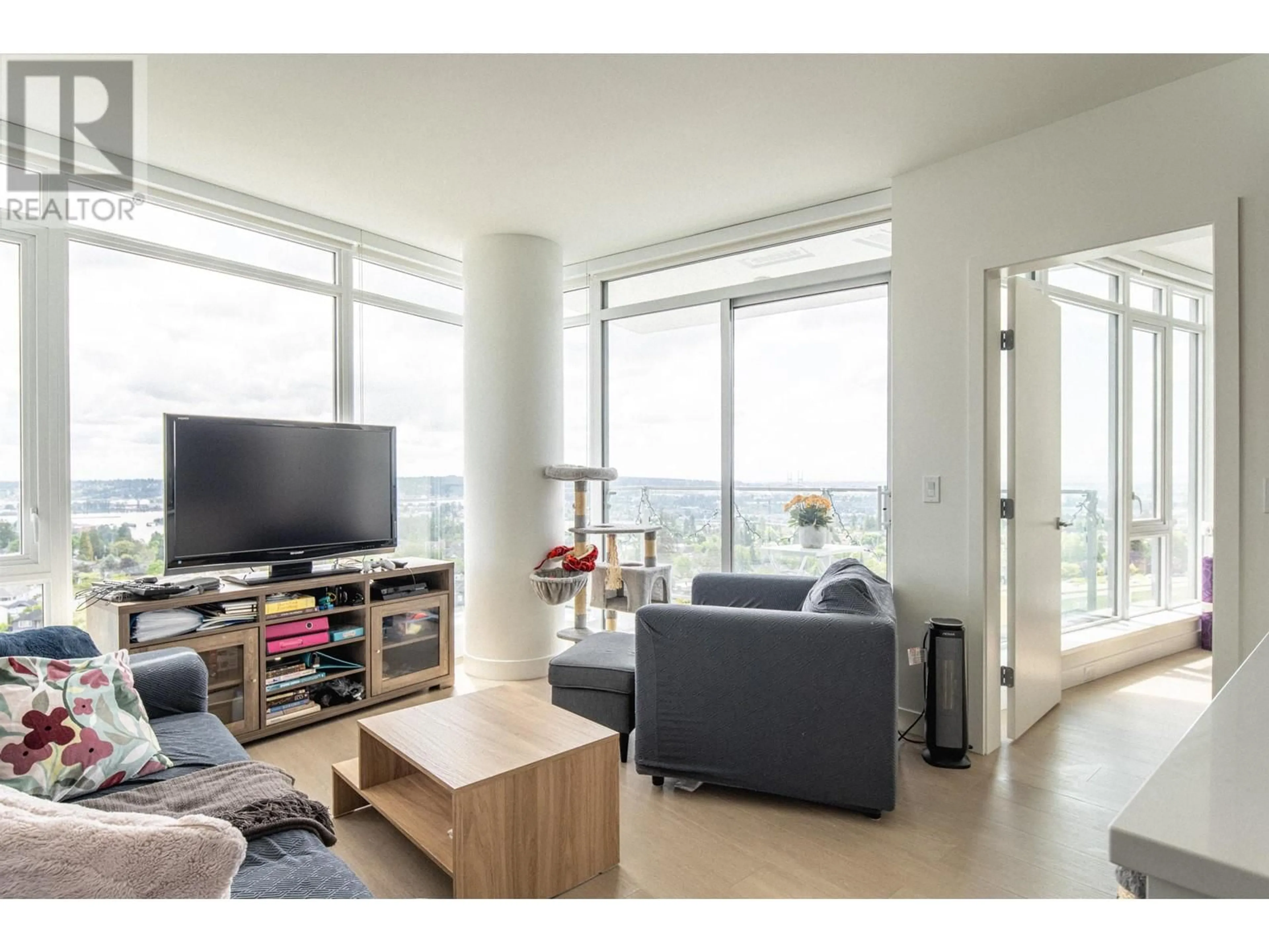Living room with furniture, unknown for 1306 - 7683 PARK CRESCENT, Burnaby British Columbia V3N0J3