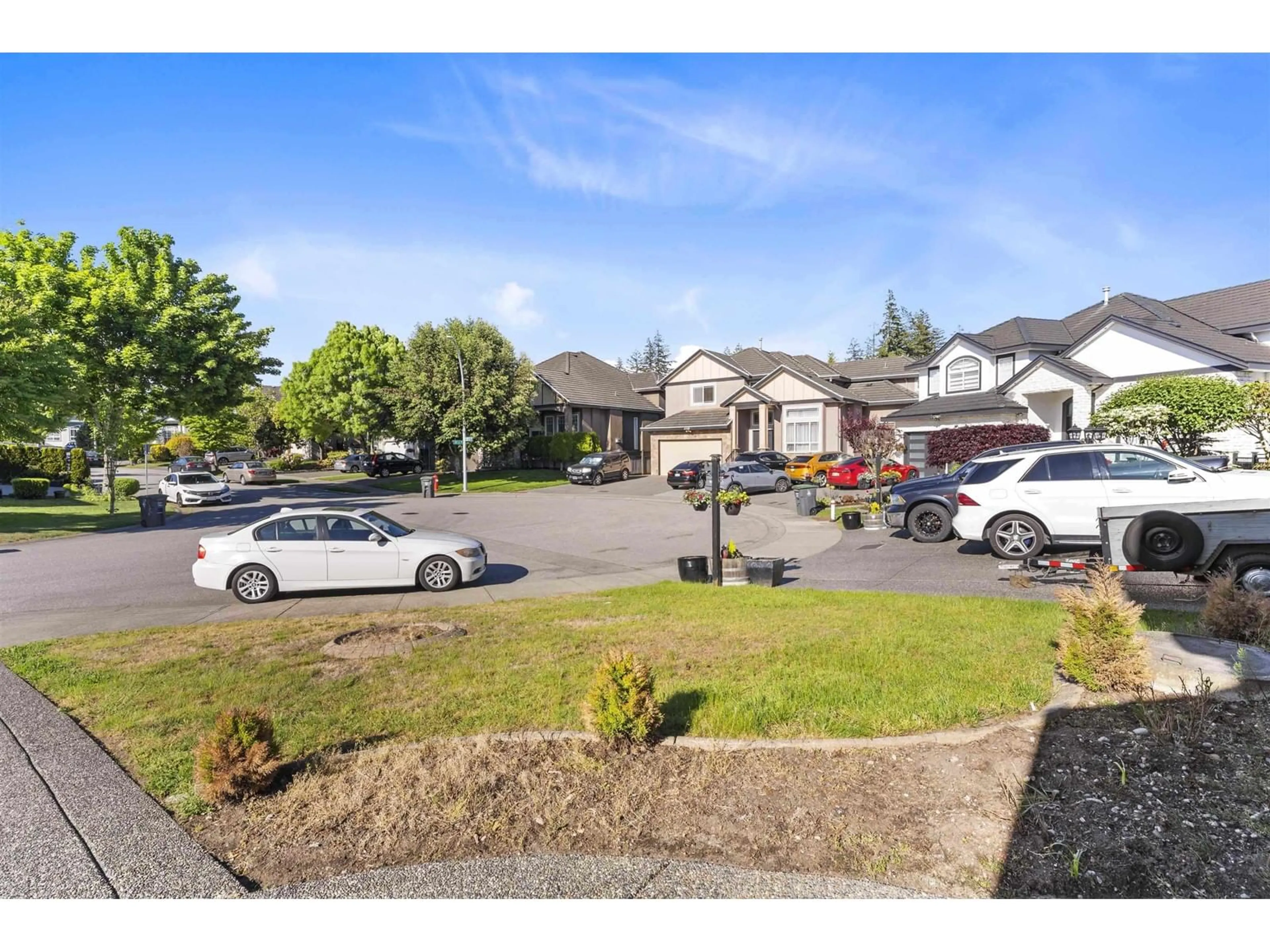 A pic from outside/outdoor area/front of a property/back of a property/a pic from drone, street for 12742 61A, Surrey British Columbia V3X3P5