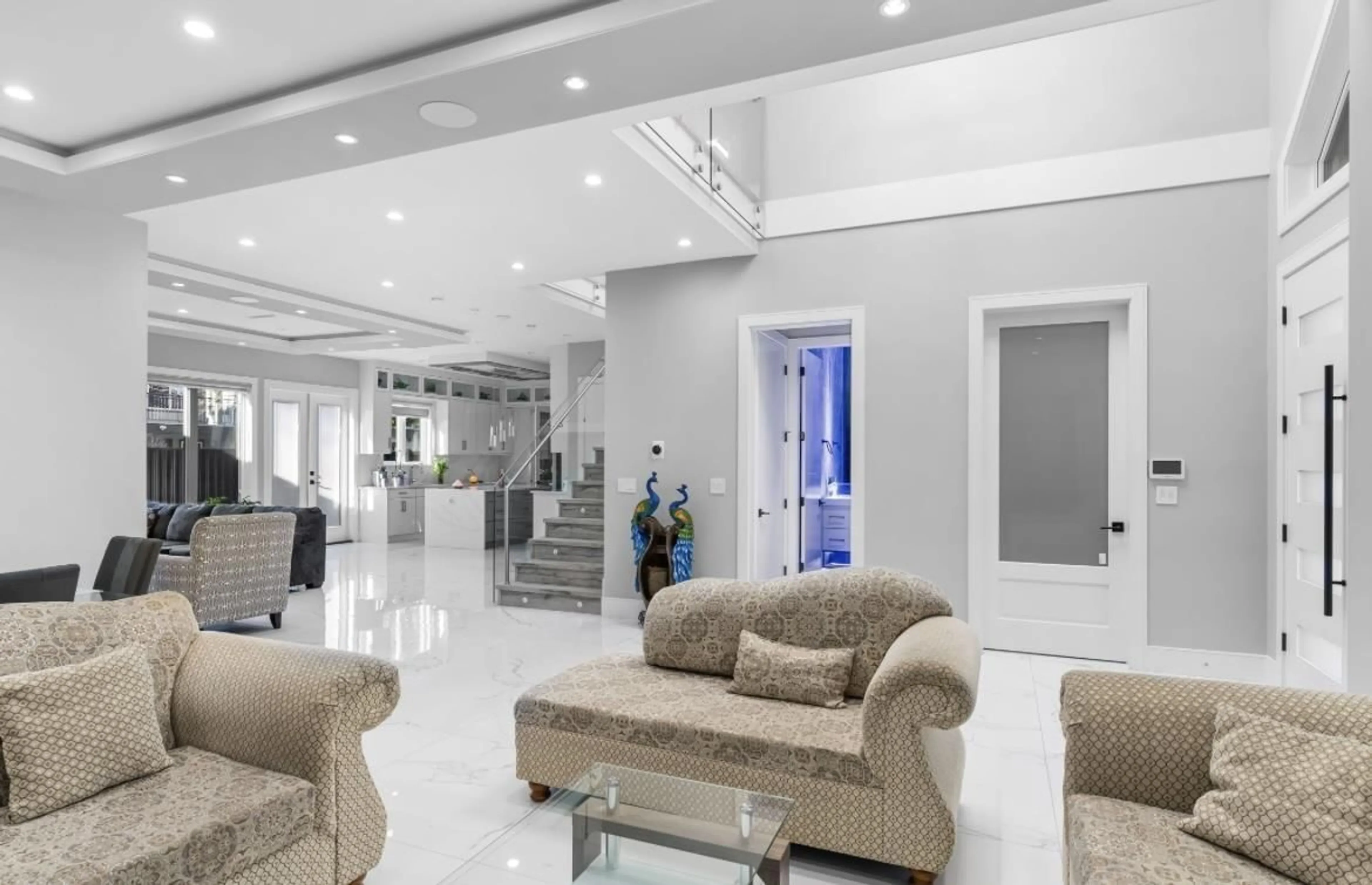 Lobby for 13032 62B, Surrey British Columbia V3X1R3