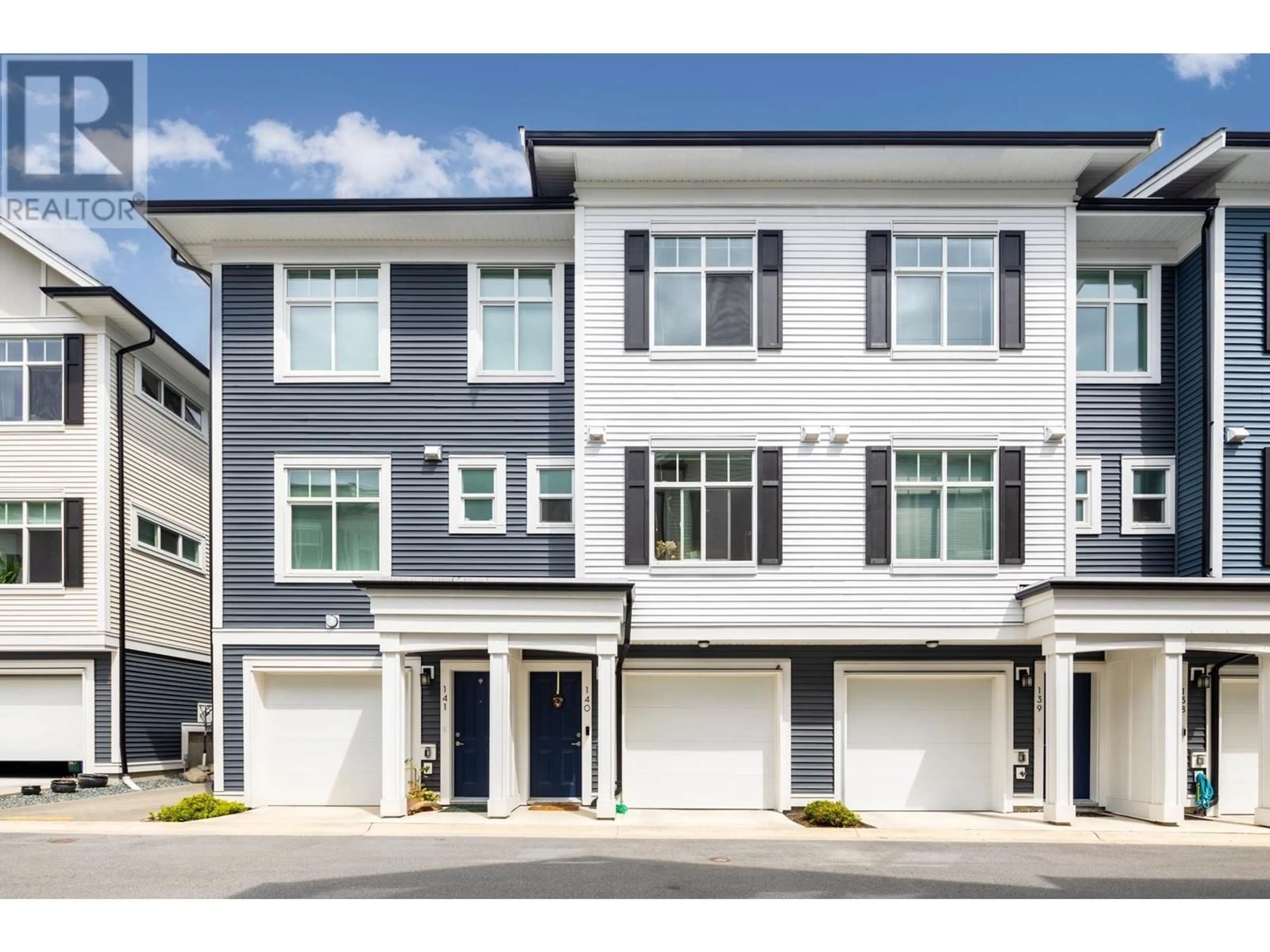 Home with vinyl exterior material, street for 140 - 3565 BAYCREST AVENUE, Coquitlam British Columbia V3B2W7