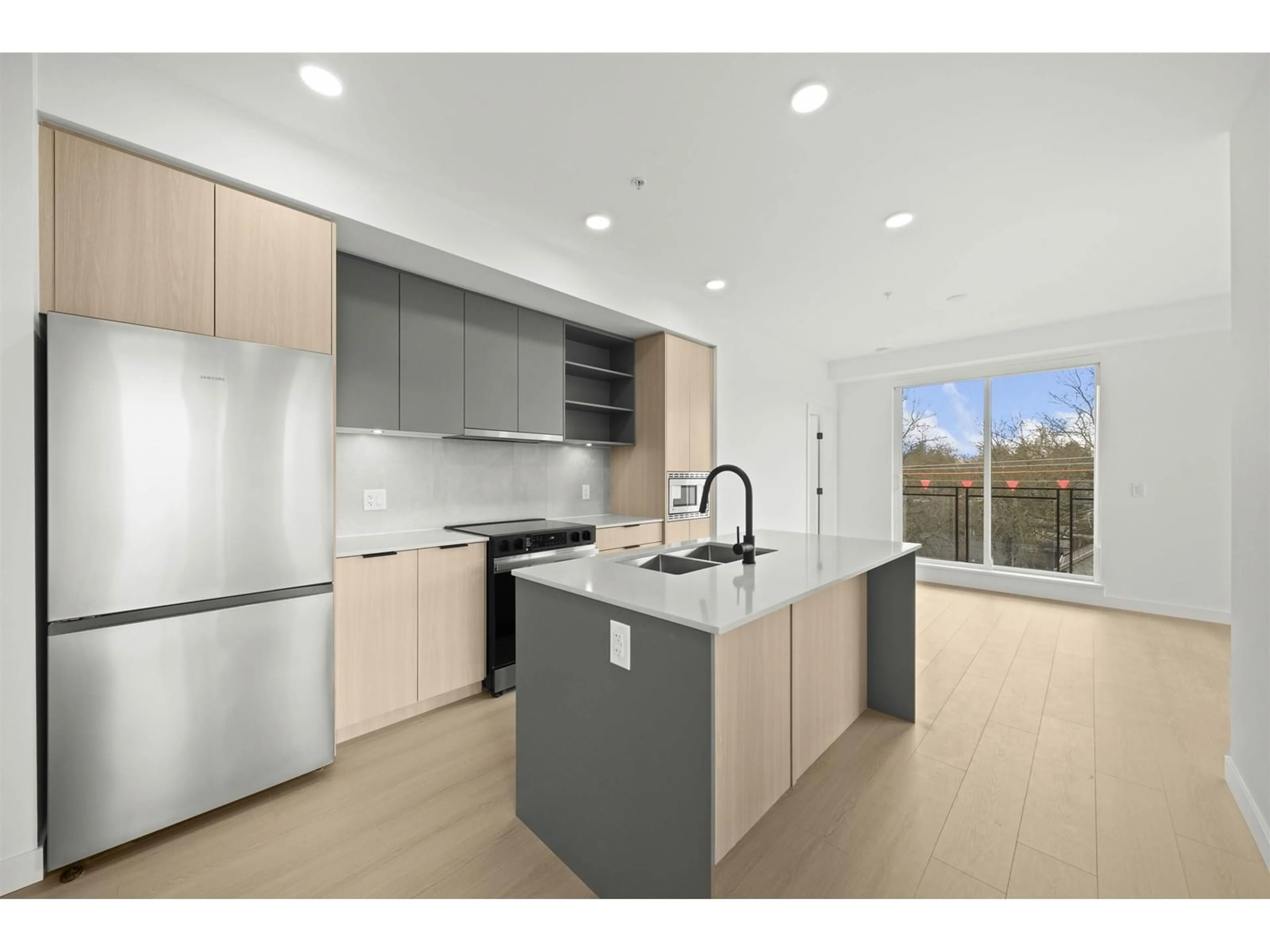 Open concept kitchen, unknown for 532 - 9456 134, Surrey British Columbia V3V0G8