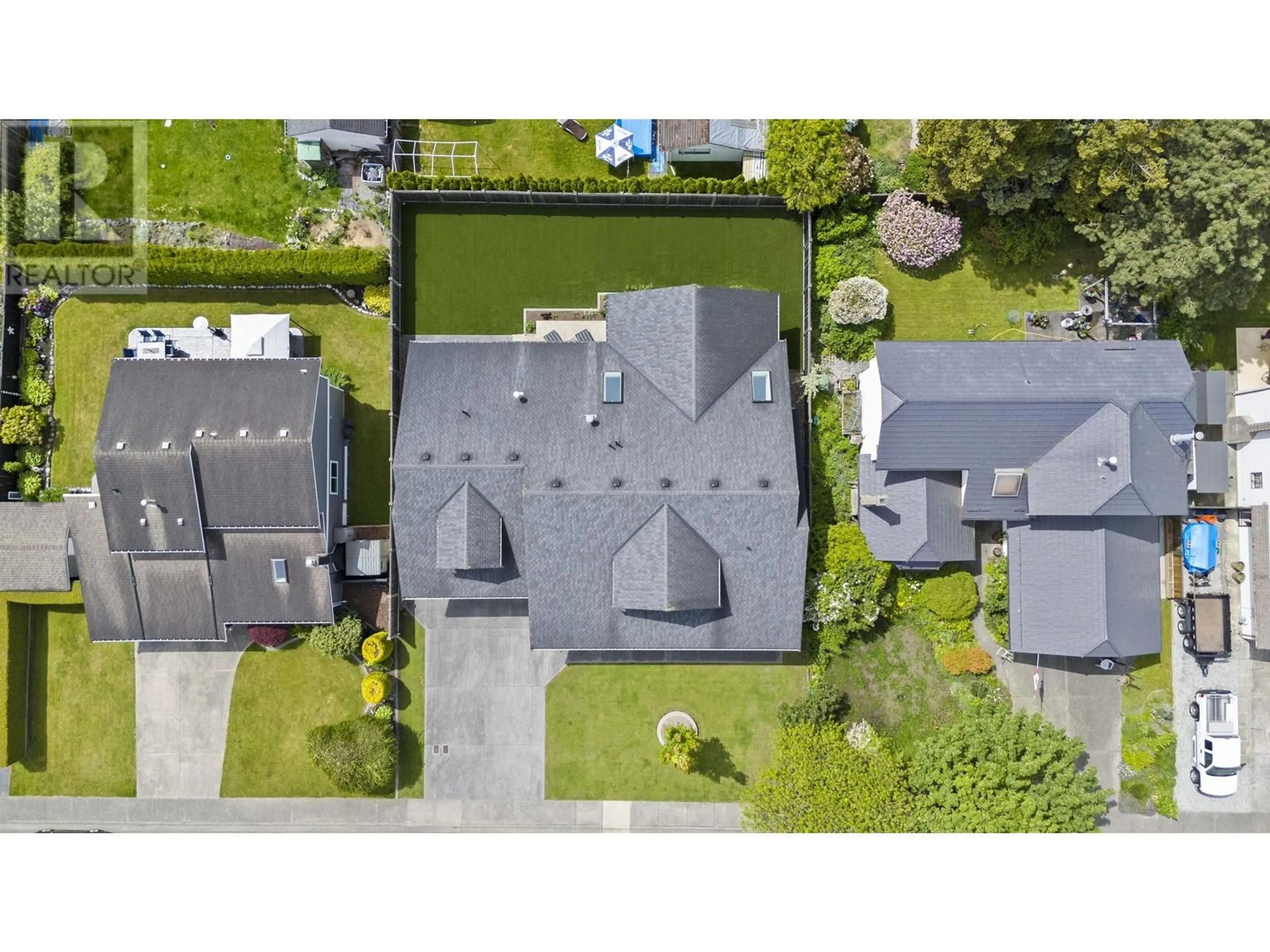 A pic from outside/outdoor area/front of a property/back of a property/a pic from drone, street for 4635 53A STREET, Delta British Columbia V4K3V4