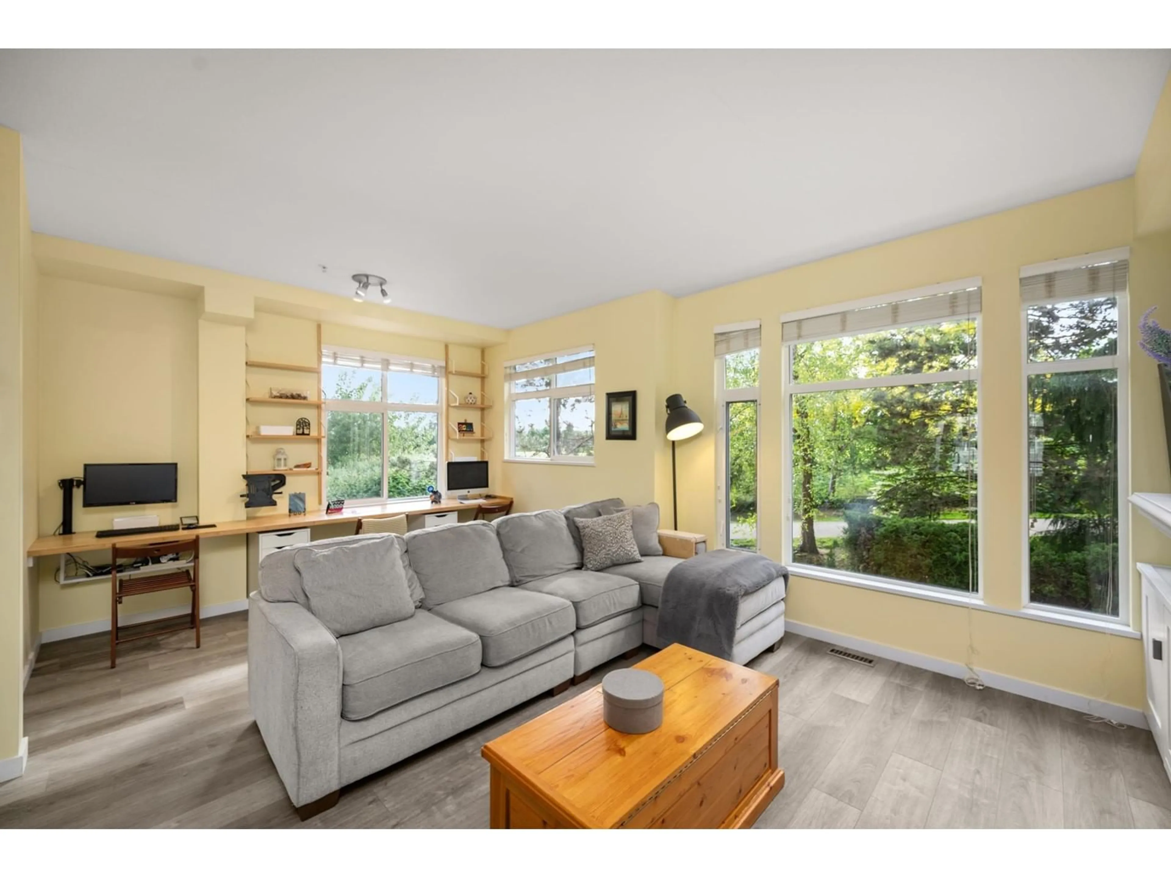 Living room with furniture, unknown for 30 - 20120 68, Langley British Columbia V2Y3E9