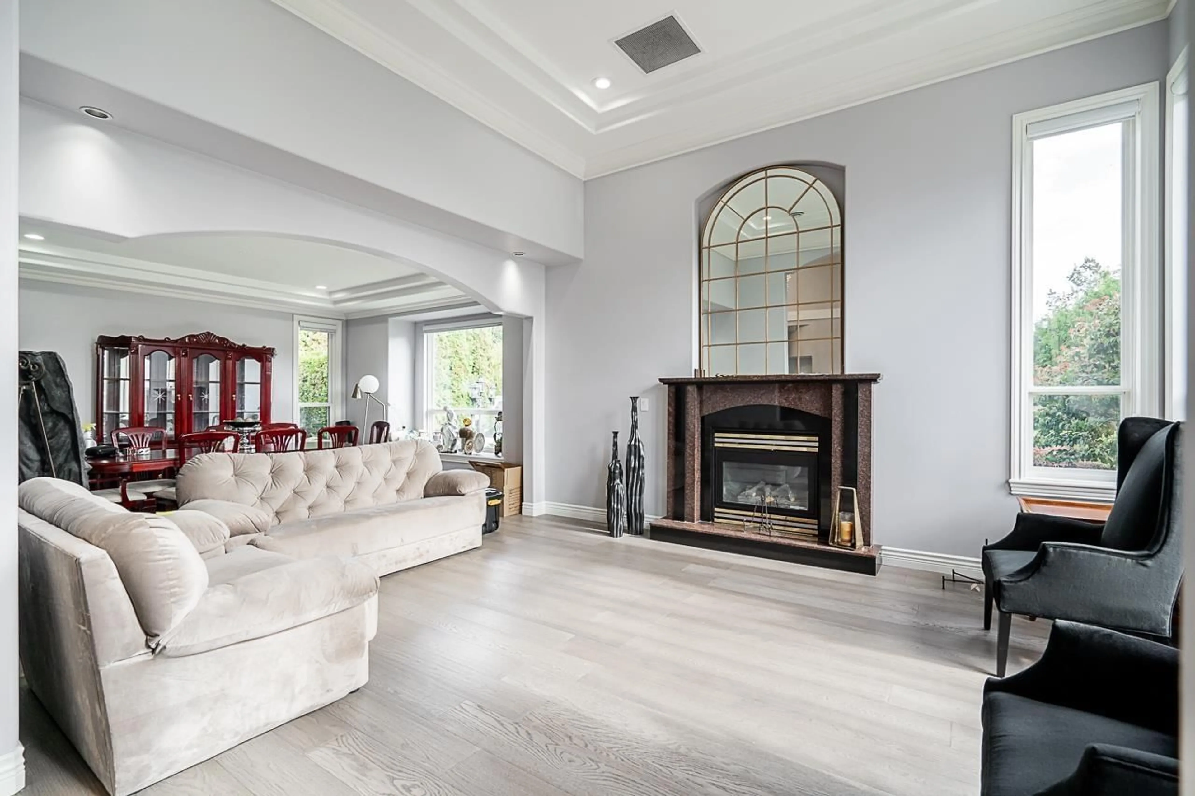 Living room with furniture, unknown for 14491 57, Surrey British Columbia V3S8E2