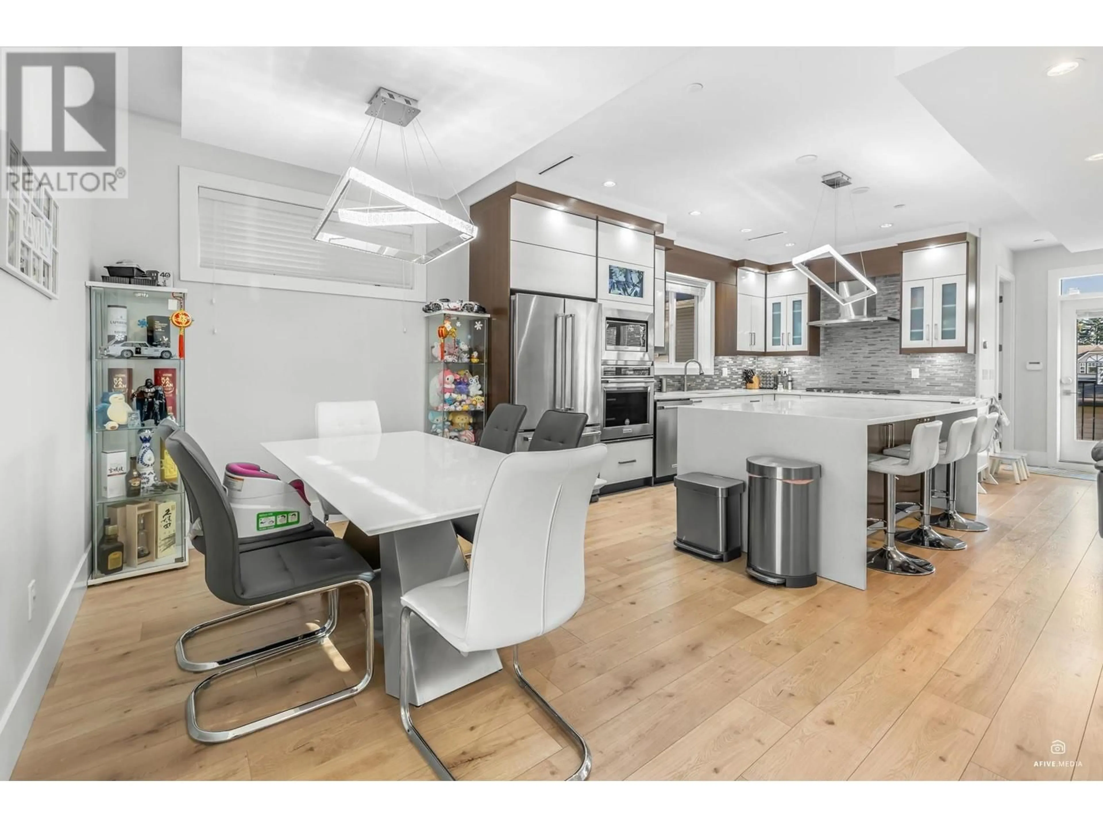 Open concept kitchen, unknown for 1762 LANGAN AVENUE, Port Coquitlam British Columbia V3C1K7