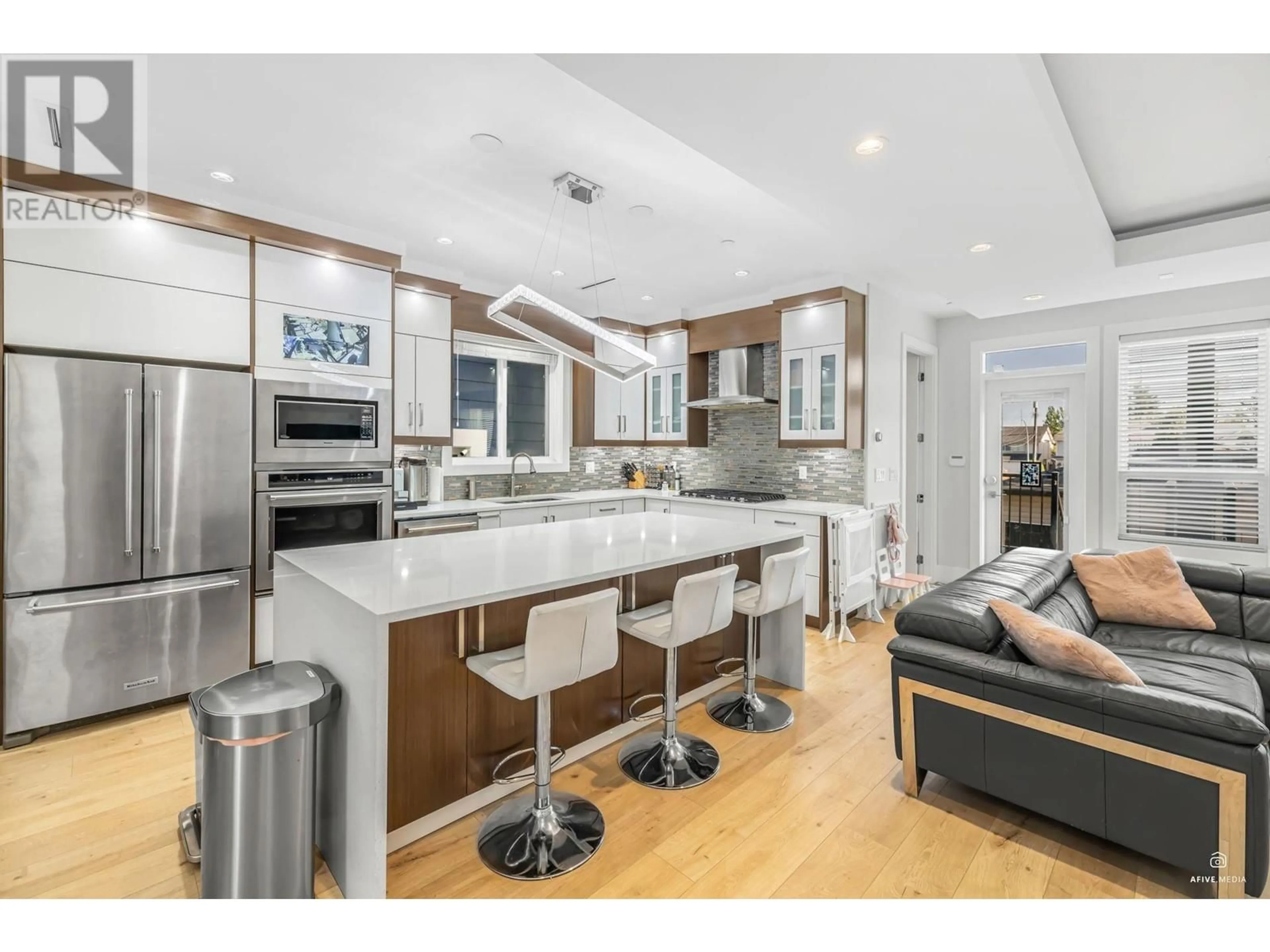Open concept kitchen, unknown for 1762 LANGAN AVENUE, Port Coquitlam British Columbia V3C1K7