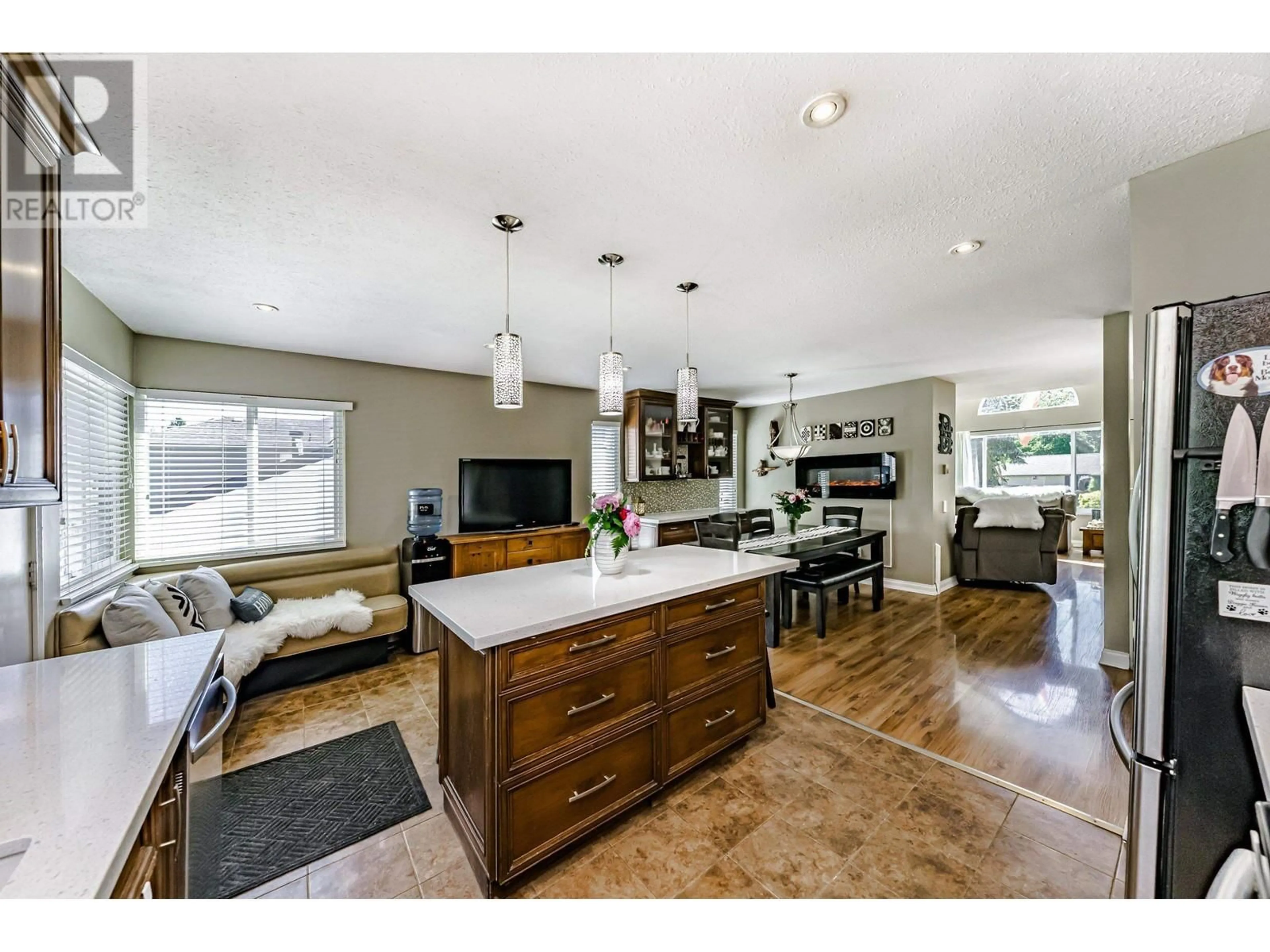 Open concept kitchen, unknown for 12512 222 STREET, Maple Ridge British Columbia V2X0W5