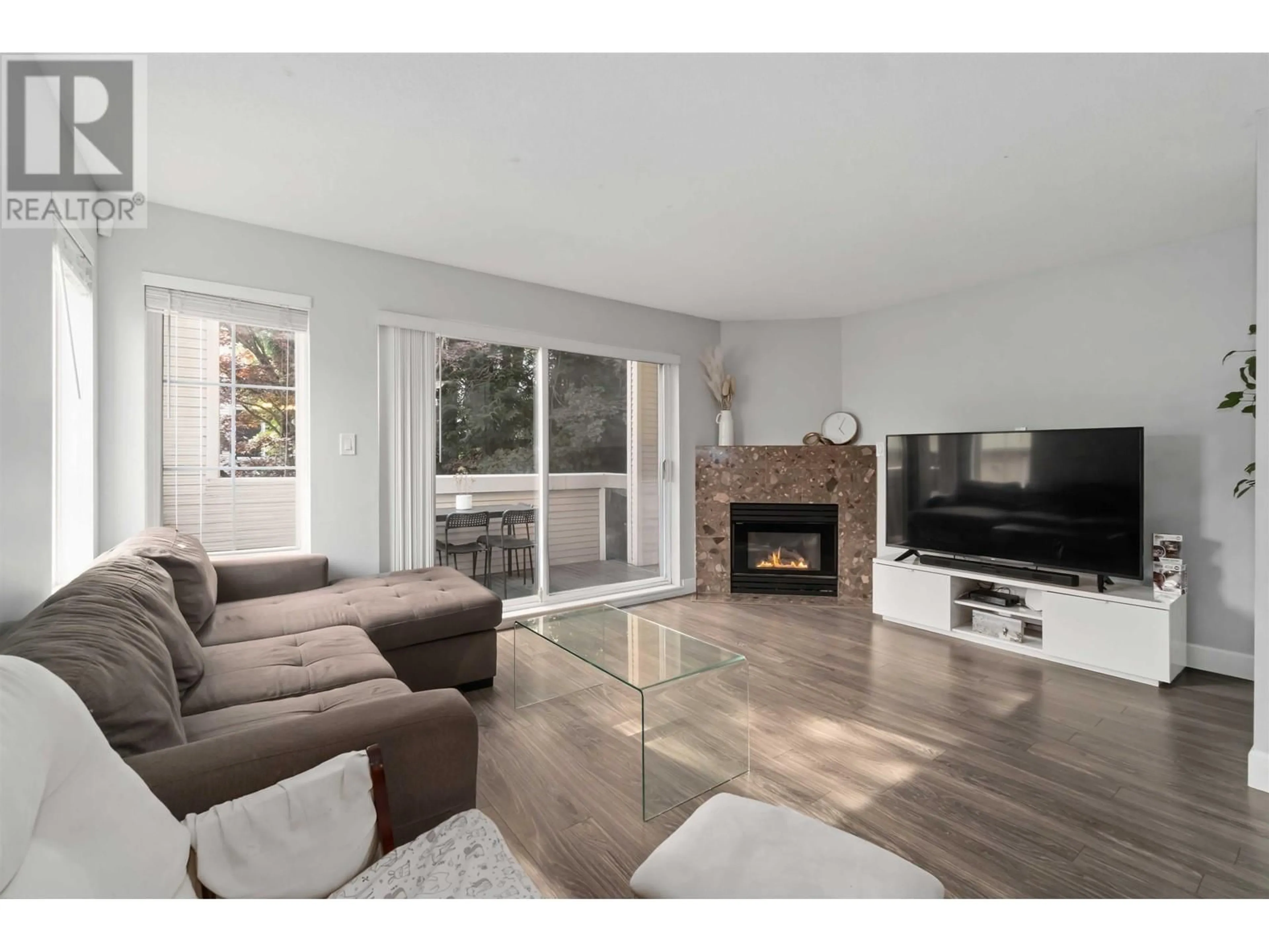 Living room with furniture, wood/laminate floor for 24 - 270 CASEY STREET, Coquitlam British Columbia V3K6Y4