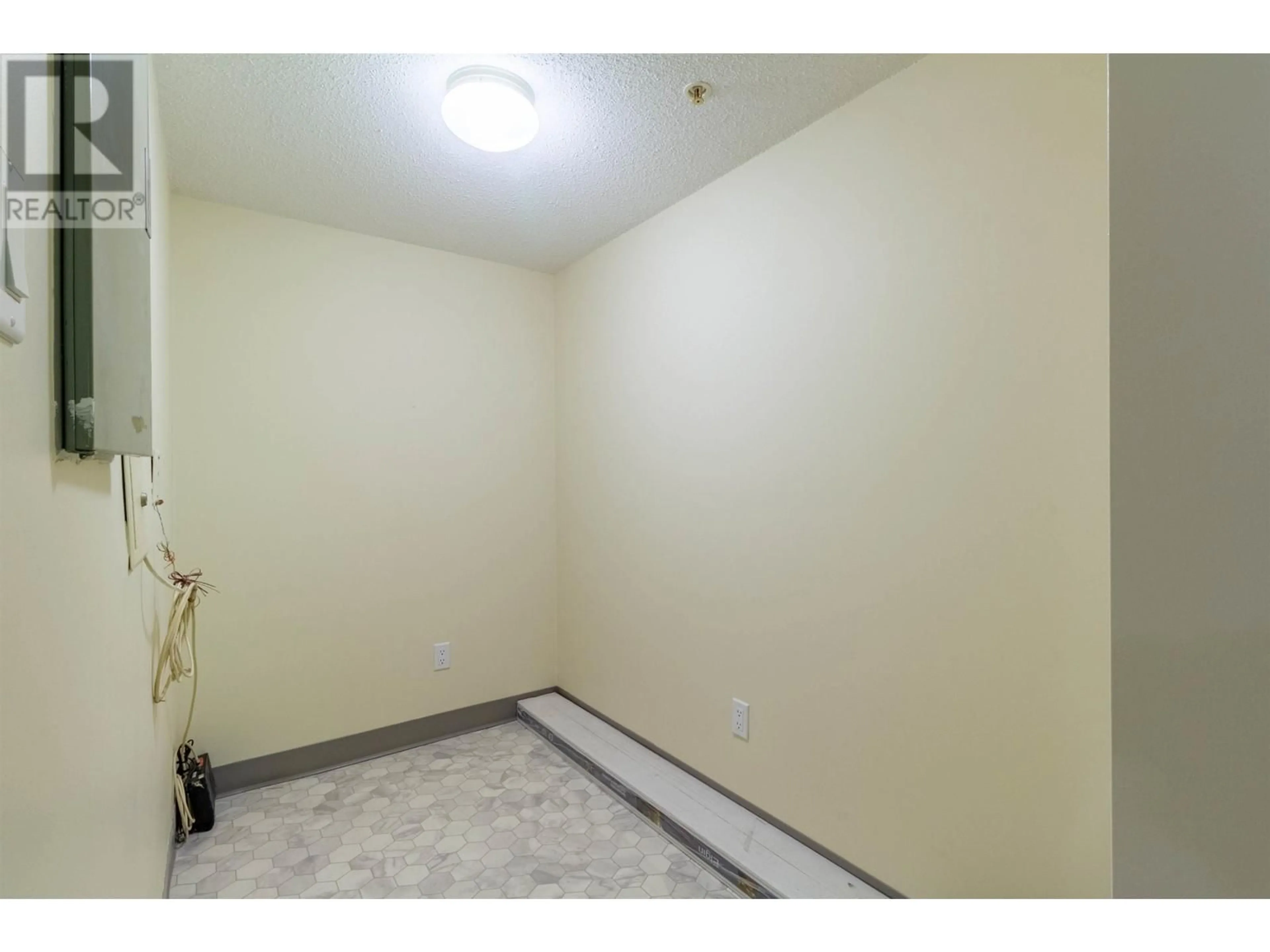 A pic of a room for 504 - 2528 BROADWAY, Vancouver British Columbia V5M4V2