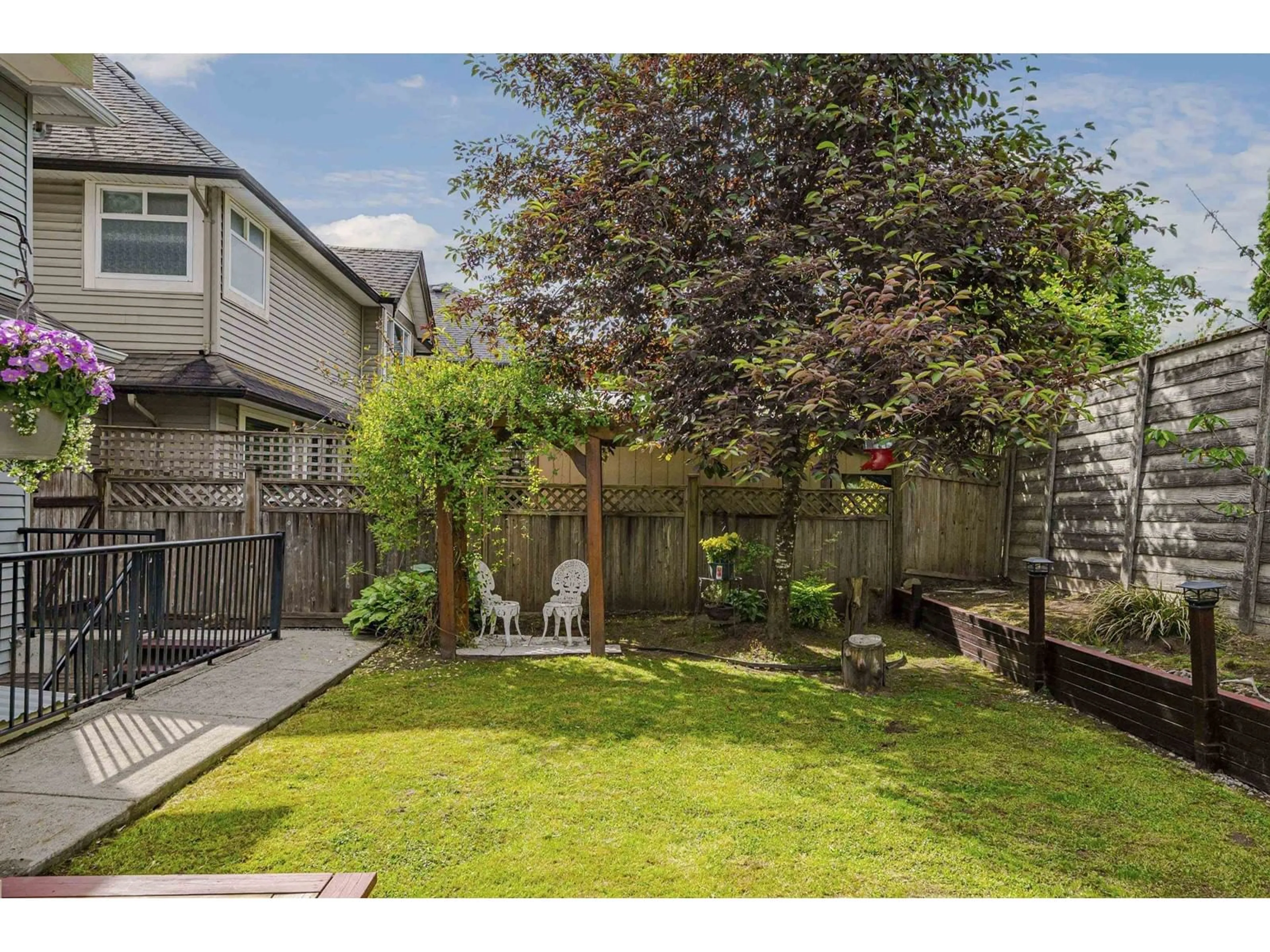 Patio, street for 20347 98A, Langley British Columbia V1M0A6