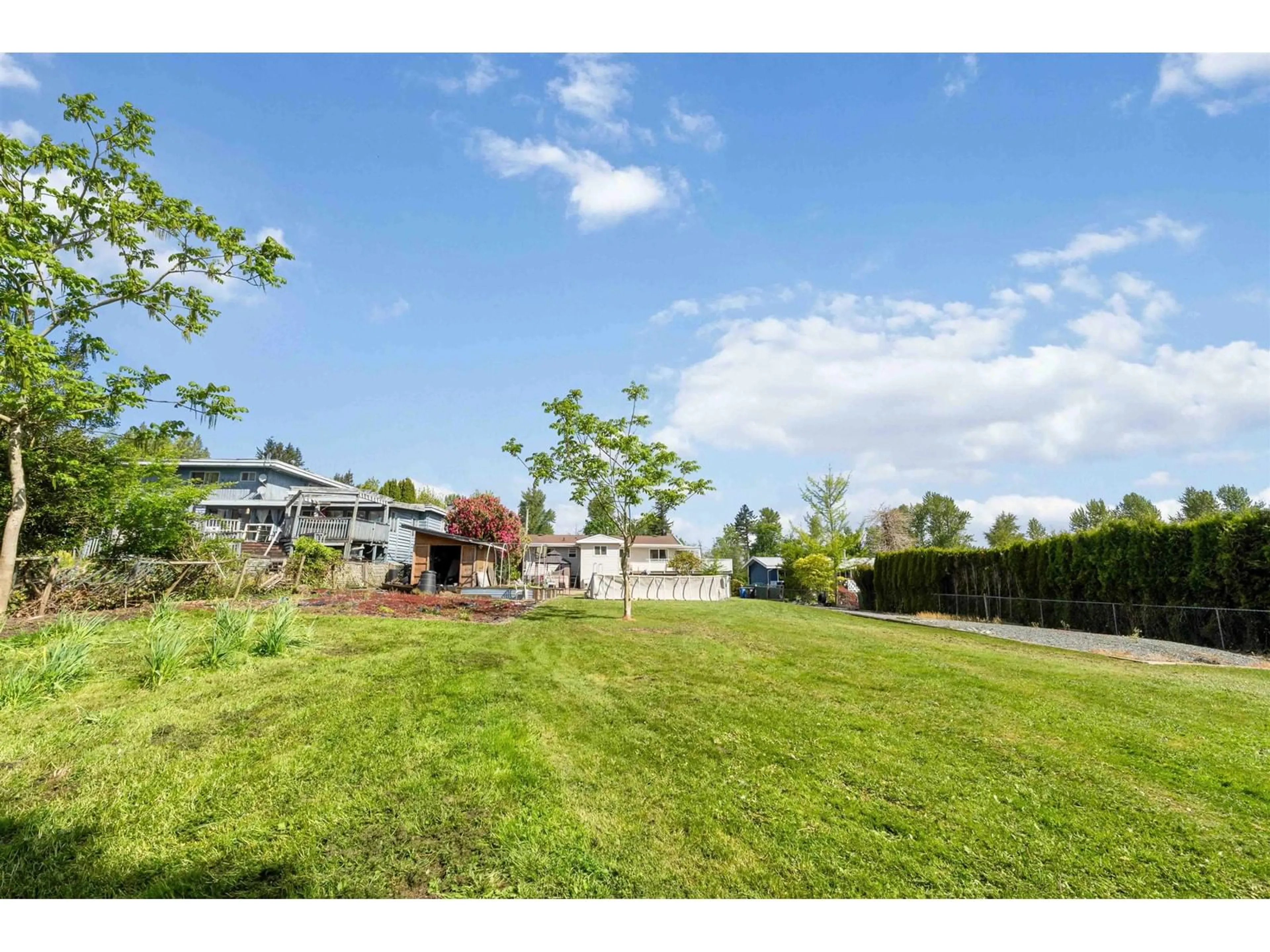 A pic from outside/outdoor area/front of a property/back of a property/a pic from drone, water/lake/river/ocean view for 29366 DUNCAN, Abbotsford British Columbia V4X1J5