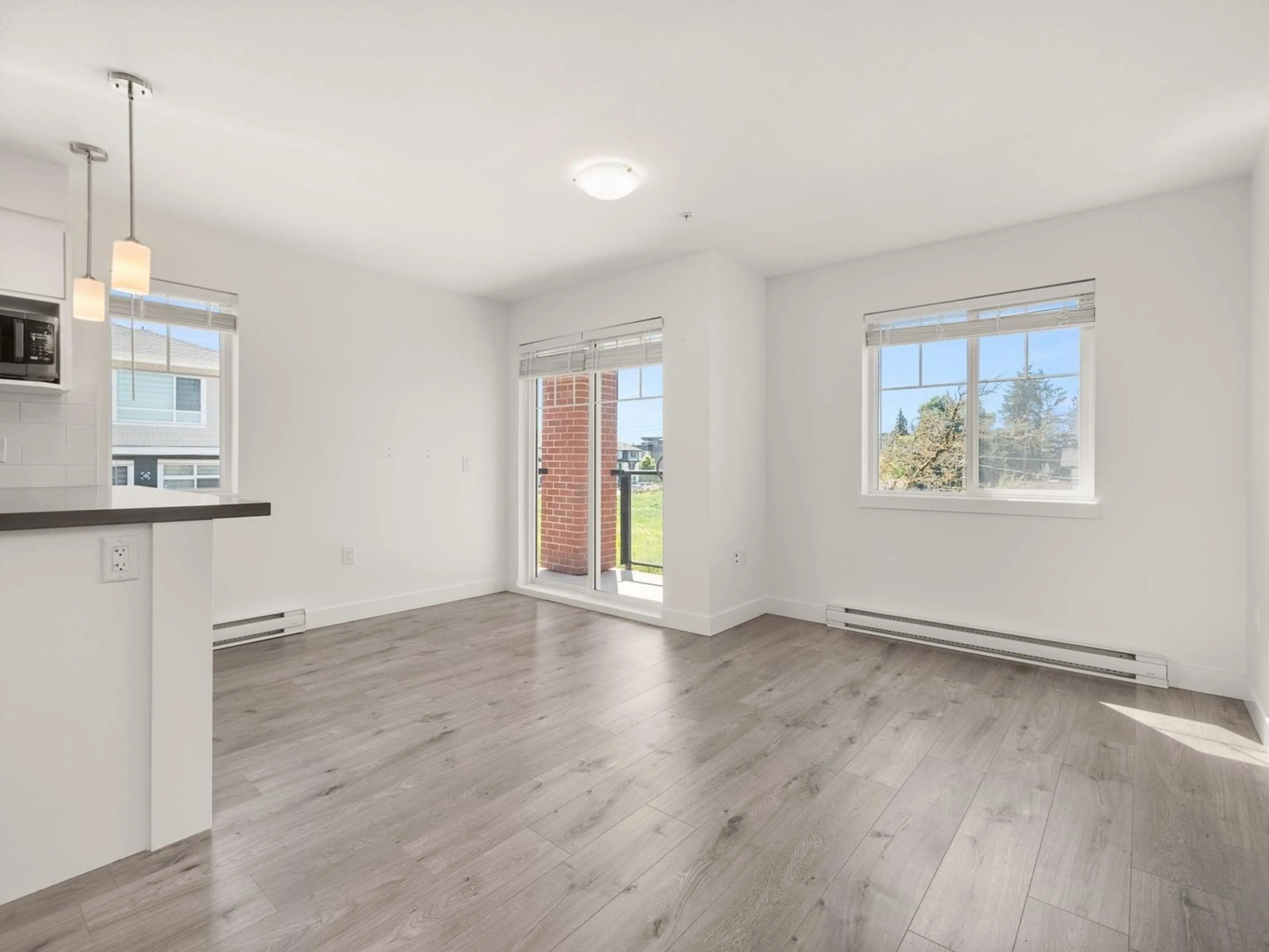 A pic of a room for 204 - 19730 56, Langley British Columbia V3A3X6
