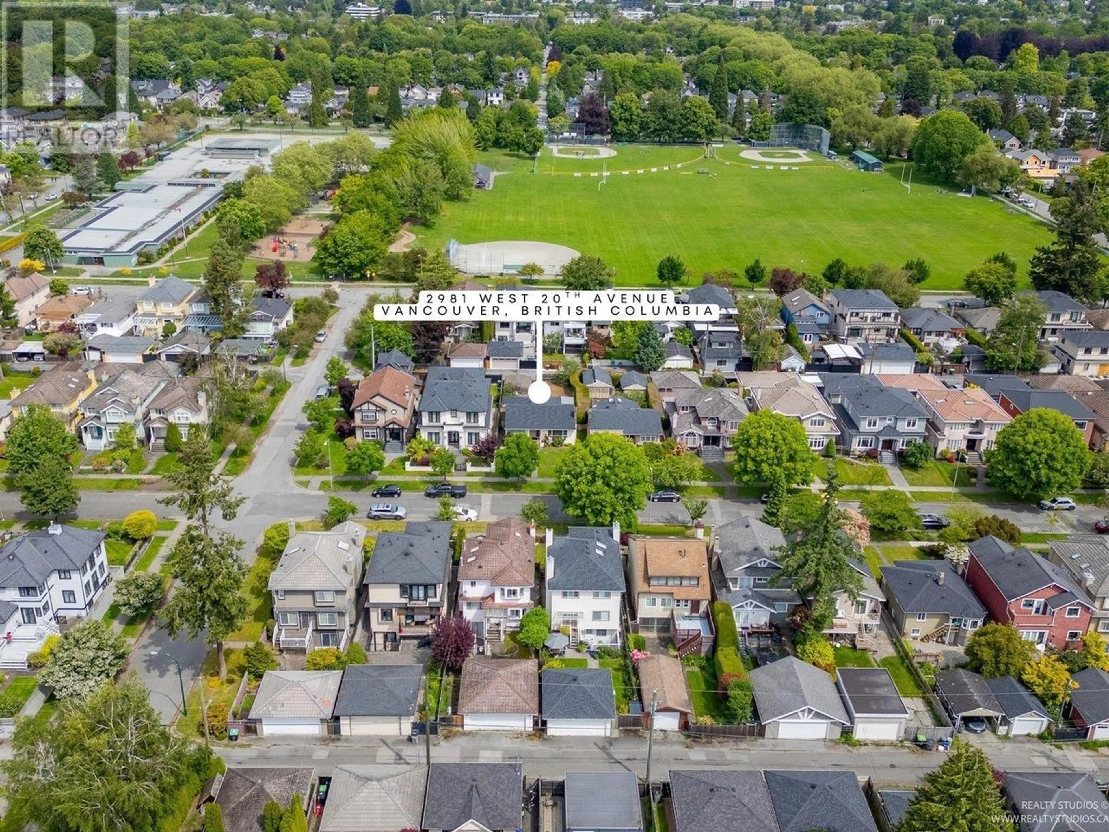 A pic from outside/outdoor area/front of a property/back of a property/a pic from drone, street for 2981 20TH AVENUE, Vancouver British Columbia V6L1H6