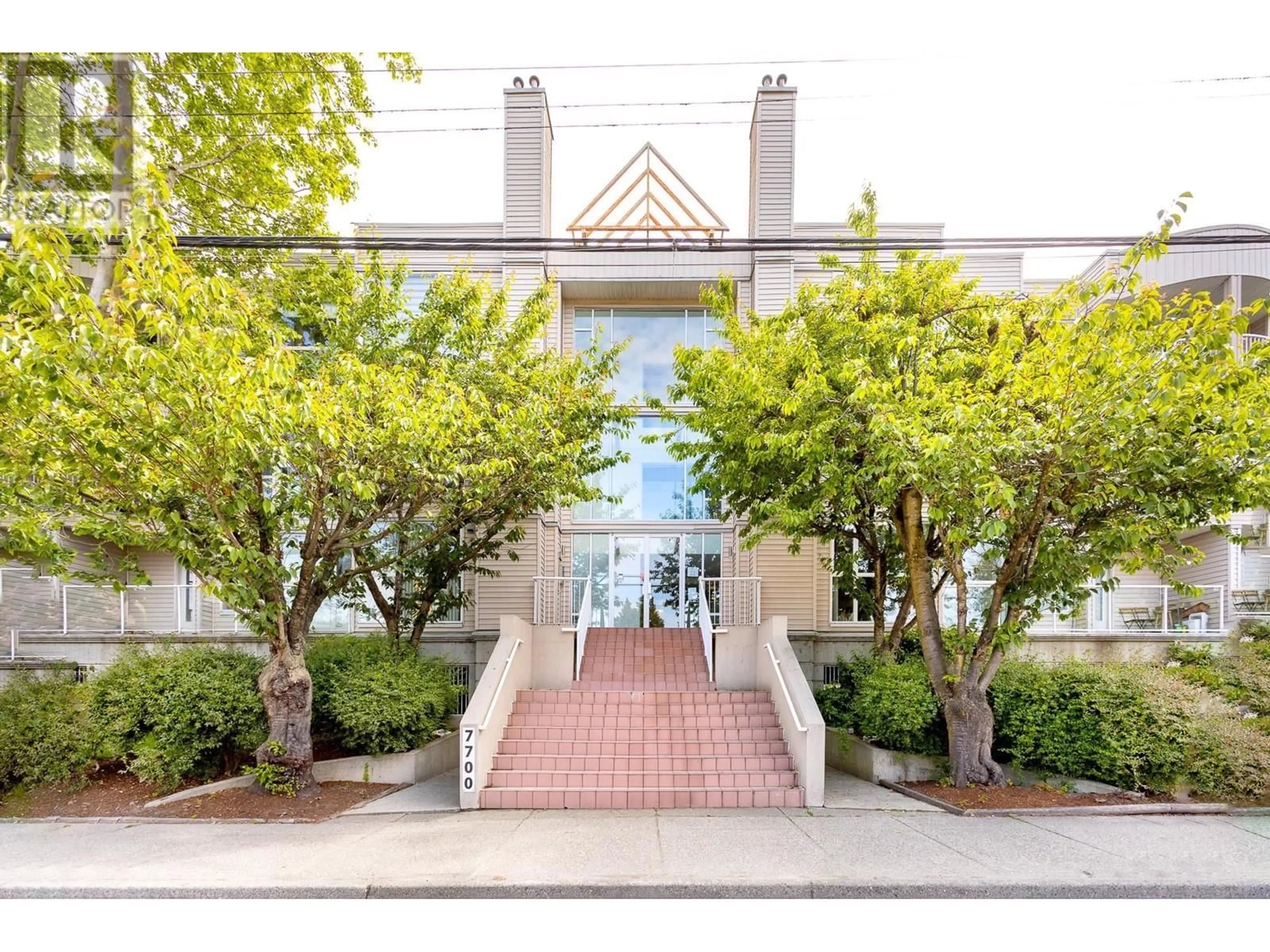 Indoor foyer for 303 - 7700 GILBERT ROAD, Richmond British Columbia V7C3W2