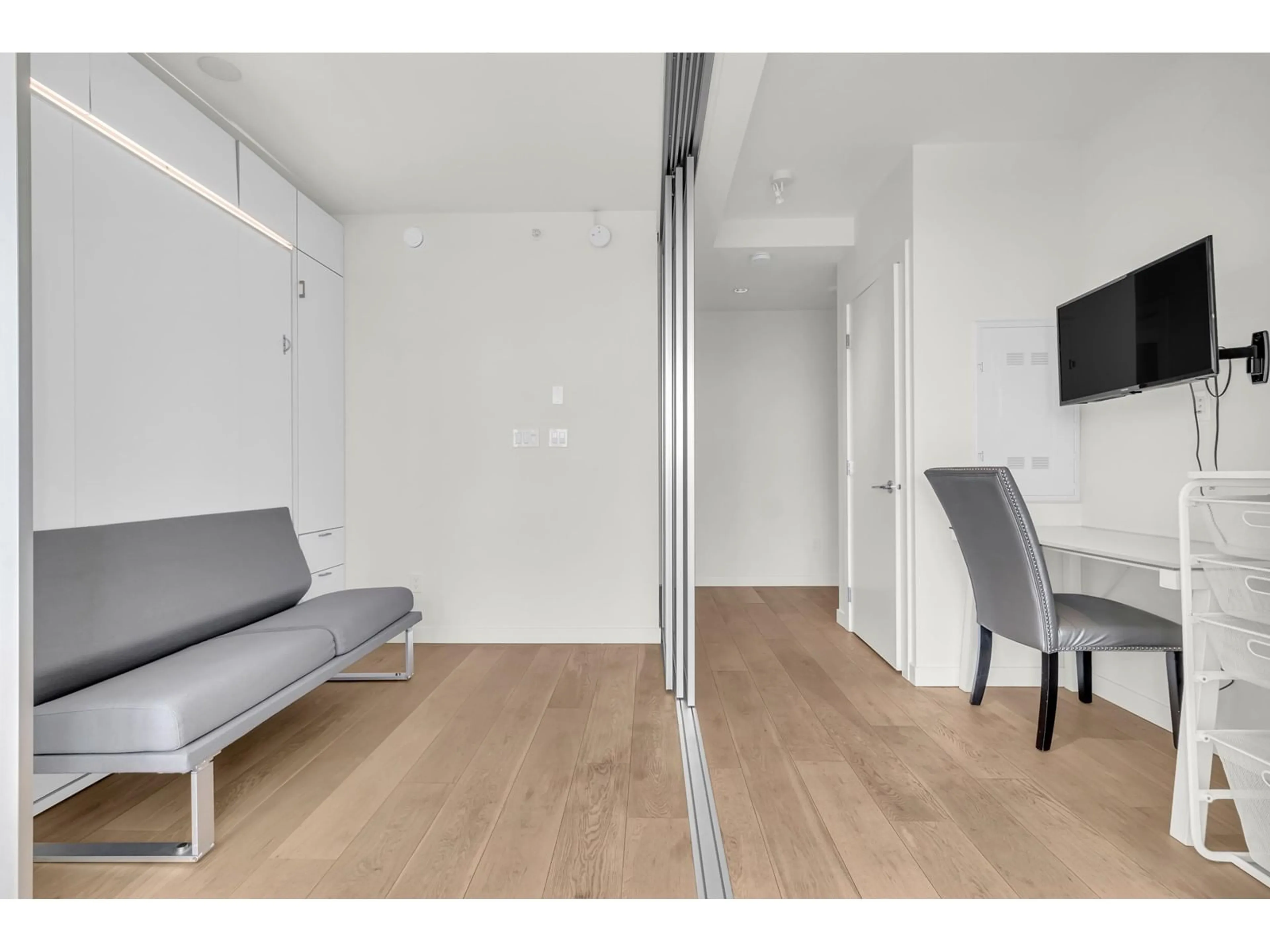 A pic of a room for 2413 - 13438 CENTRAL, Surrey British Columbia V3T0N2