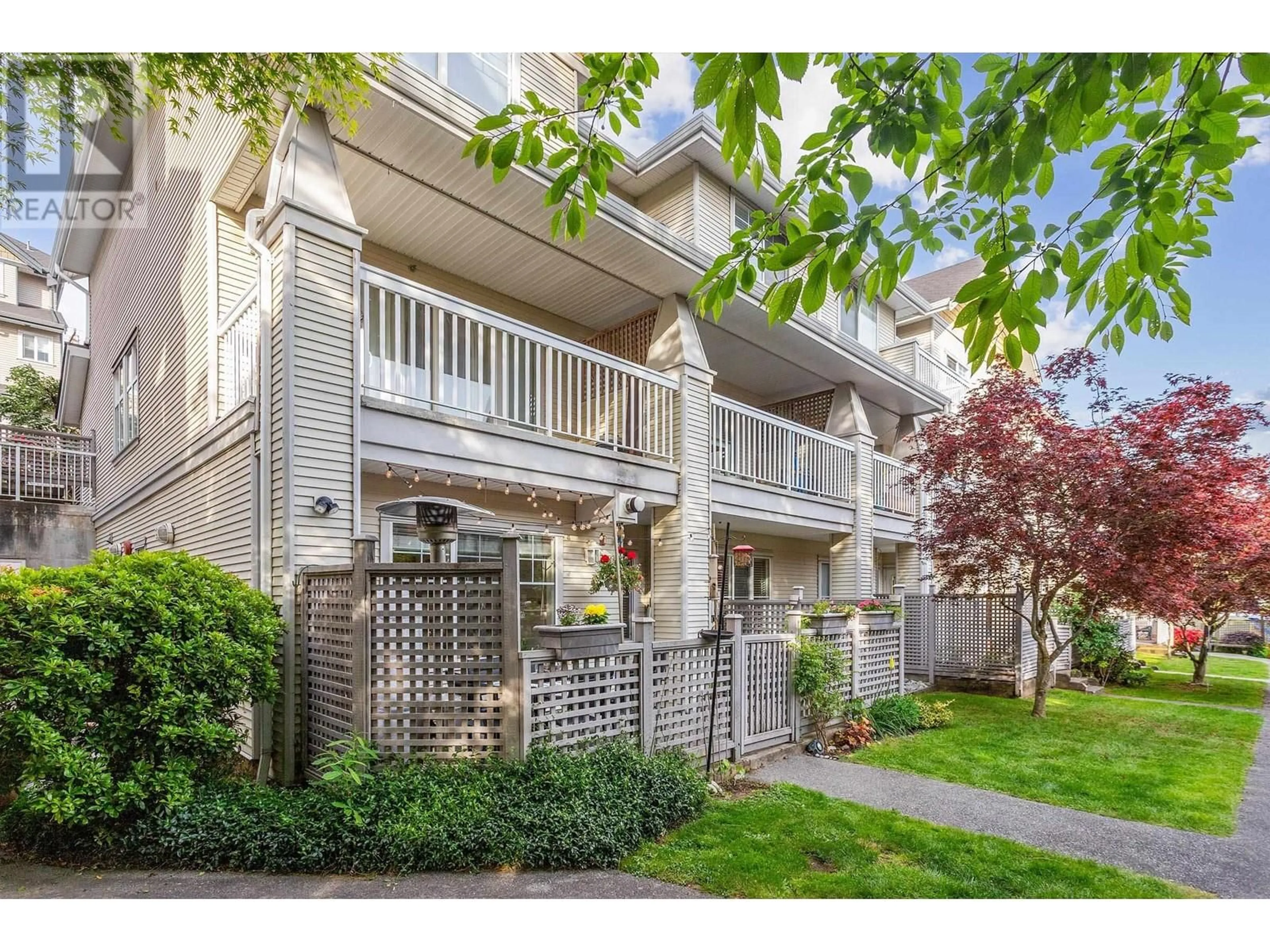 Patio, street for 14 - 222 TENTH STREET, New Westminster British Columbia V3M3X9