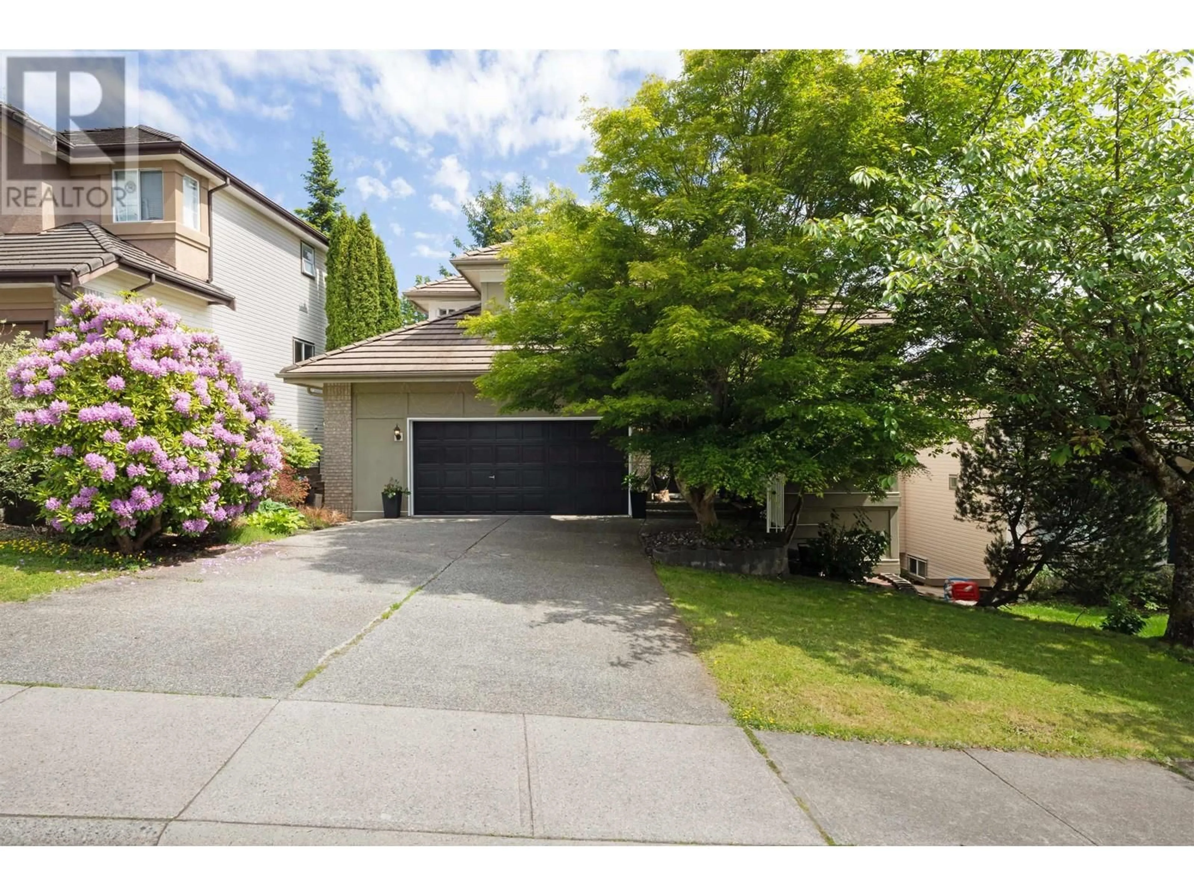 A pic from outside/outdoor area/front of a property/back of a property/a pic from drone, street for 6 LINDEN COURT, Port Moody British Columbia V3H5C1