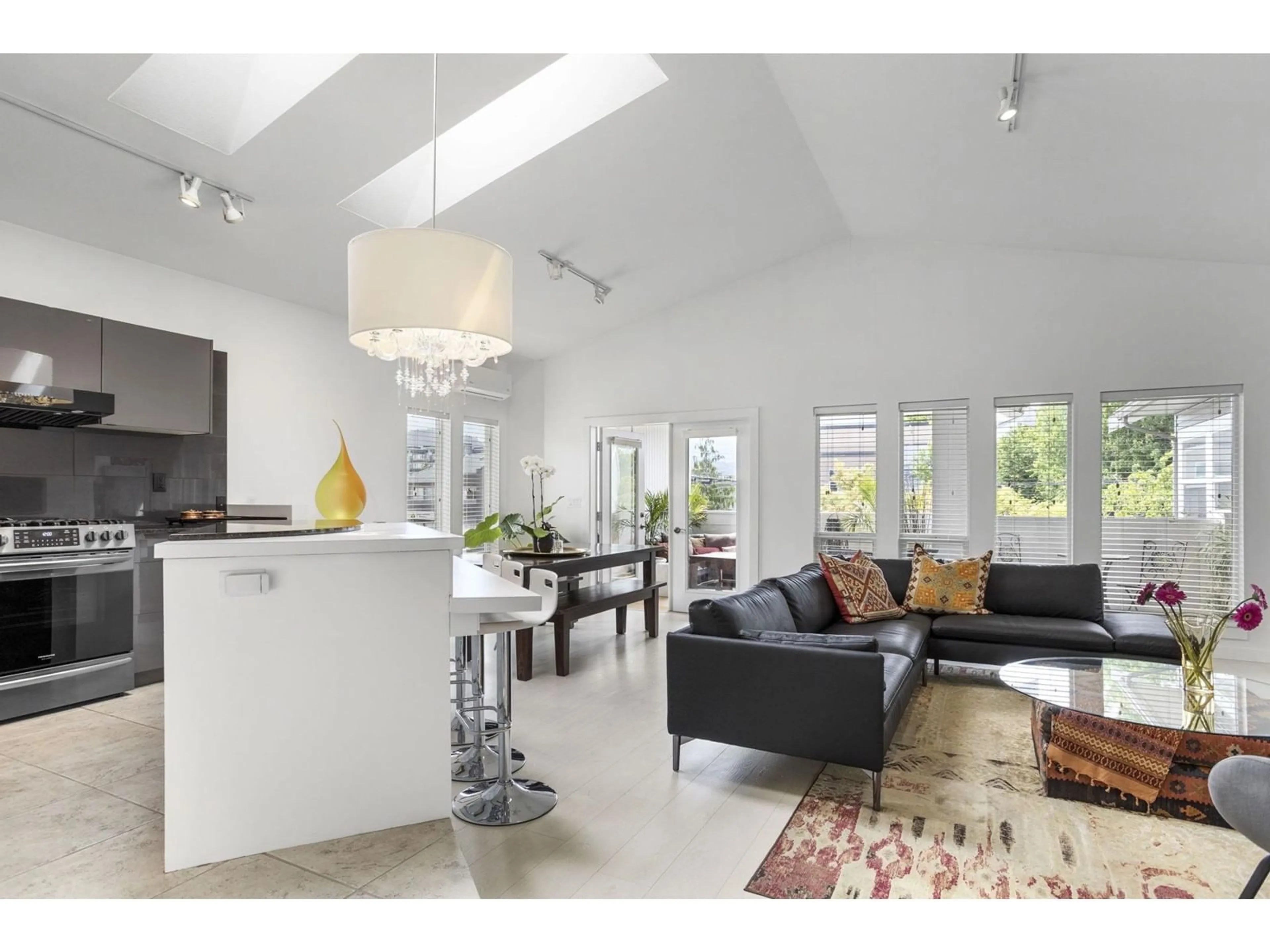 Open concept kitchen, unknown for 45655 STOREY AVENUE, Chilliwack British Columbia V2R4E6