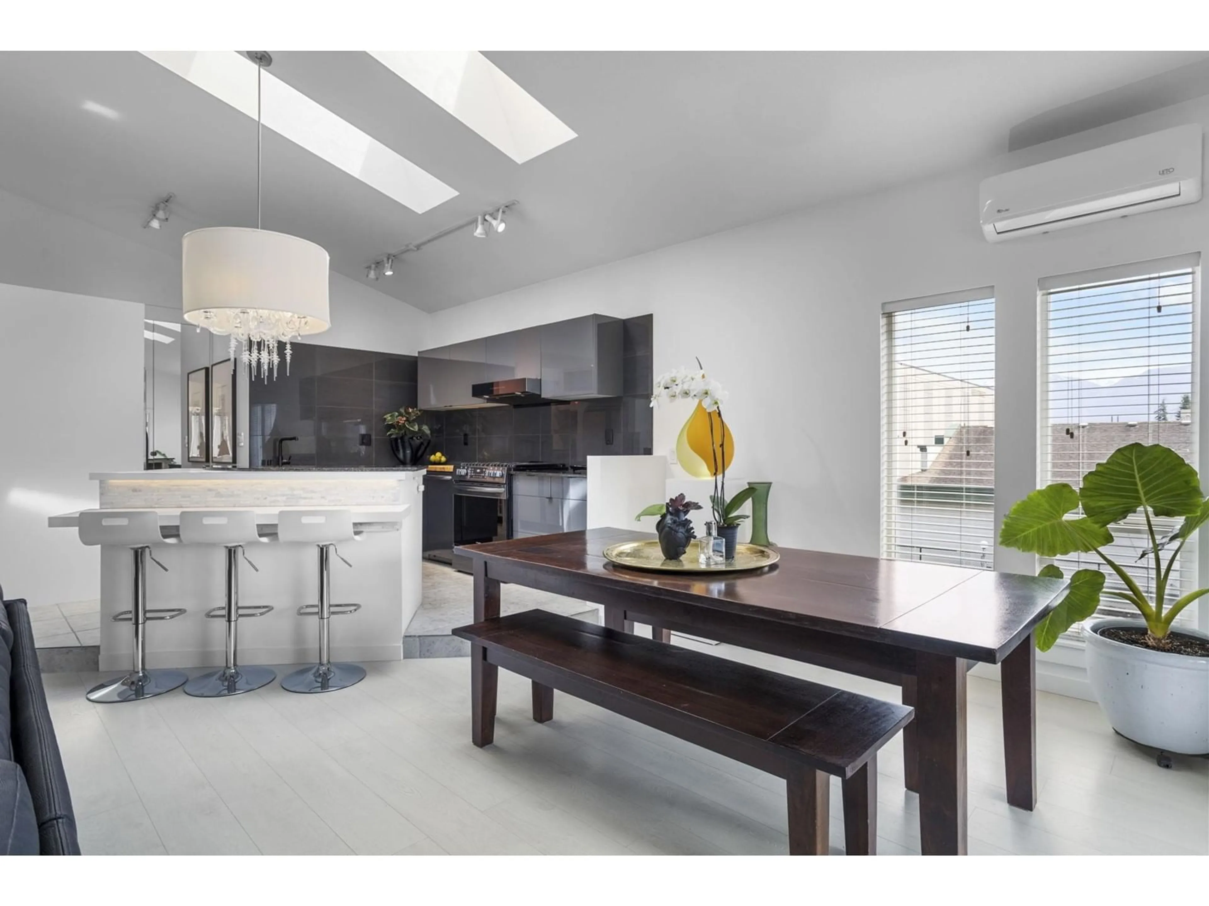 Open concept kitchen, unknown for 45655 STOREY AVENUE, Chilliwack British Columbia V2R4E6