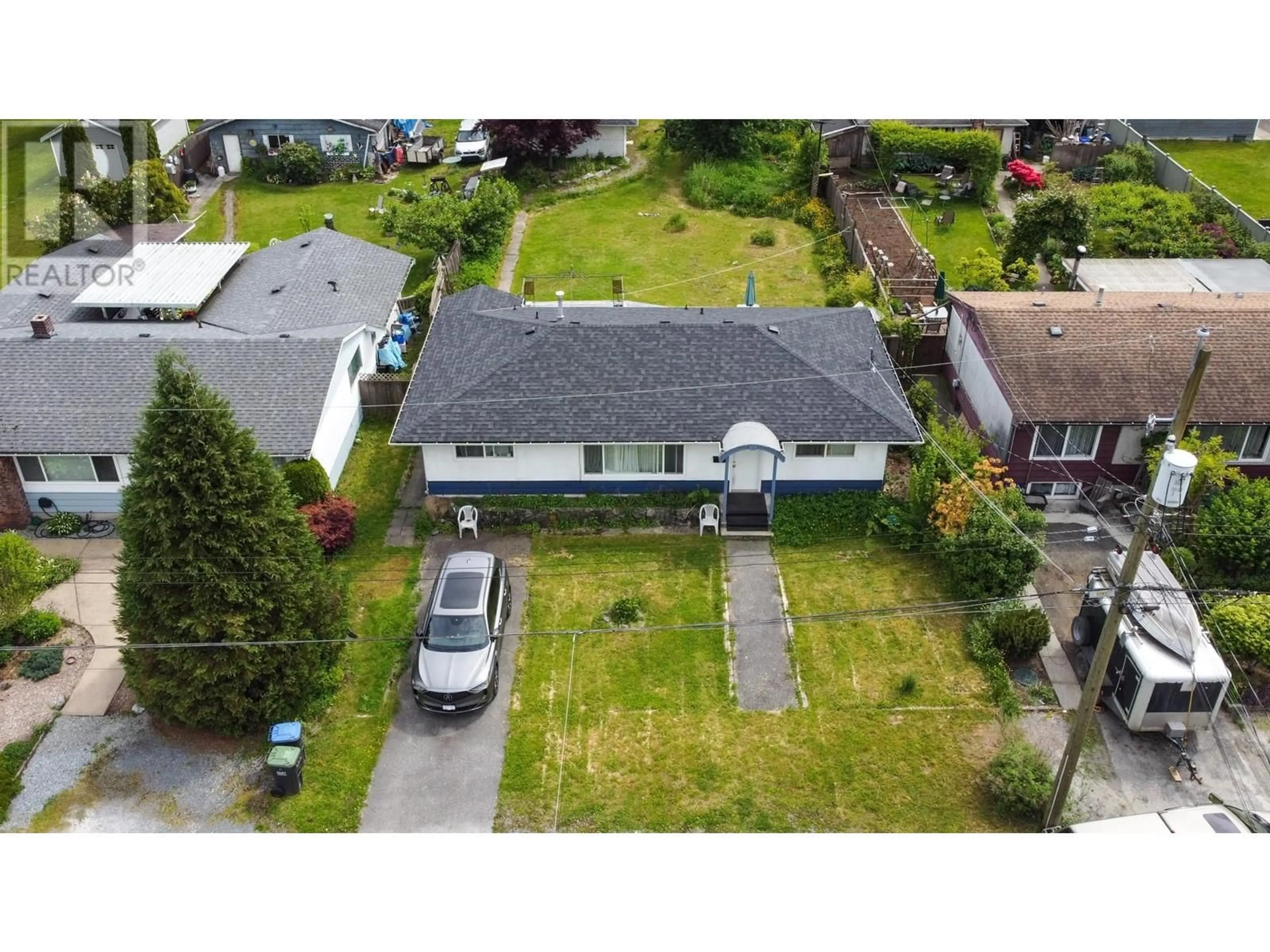 A pic from outside/outdoor area/front of a property/back of a property/a pic from drone, street for 1752 DORSET AVENUE, Port Coquitlam British Columbia V3B2A2