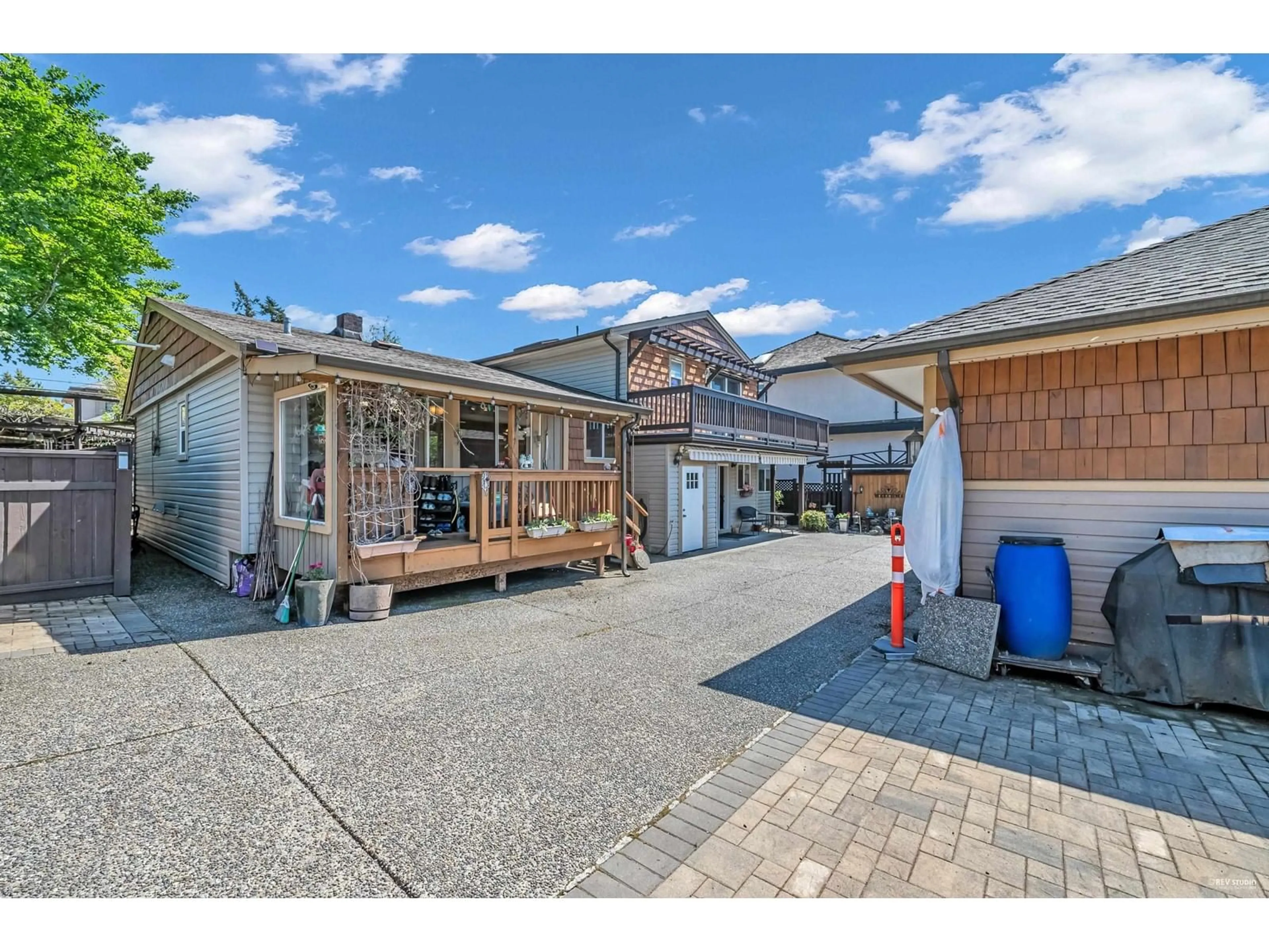 A pic from outside/outdoor area/front of a property/back of a property/a pic from drone, street for 6083 126, Surrey British Columbia V3X1V7