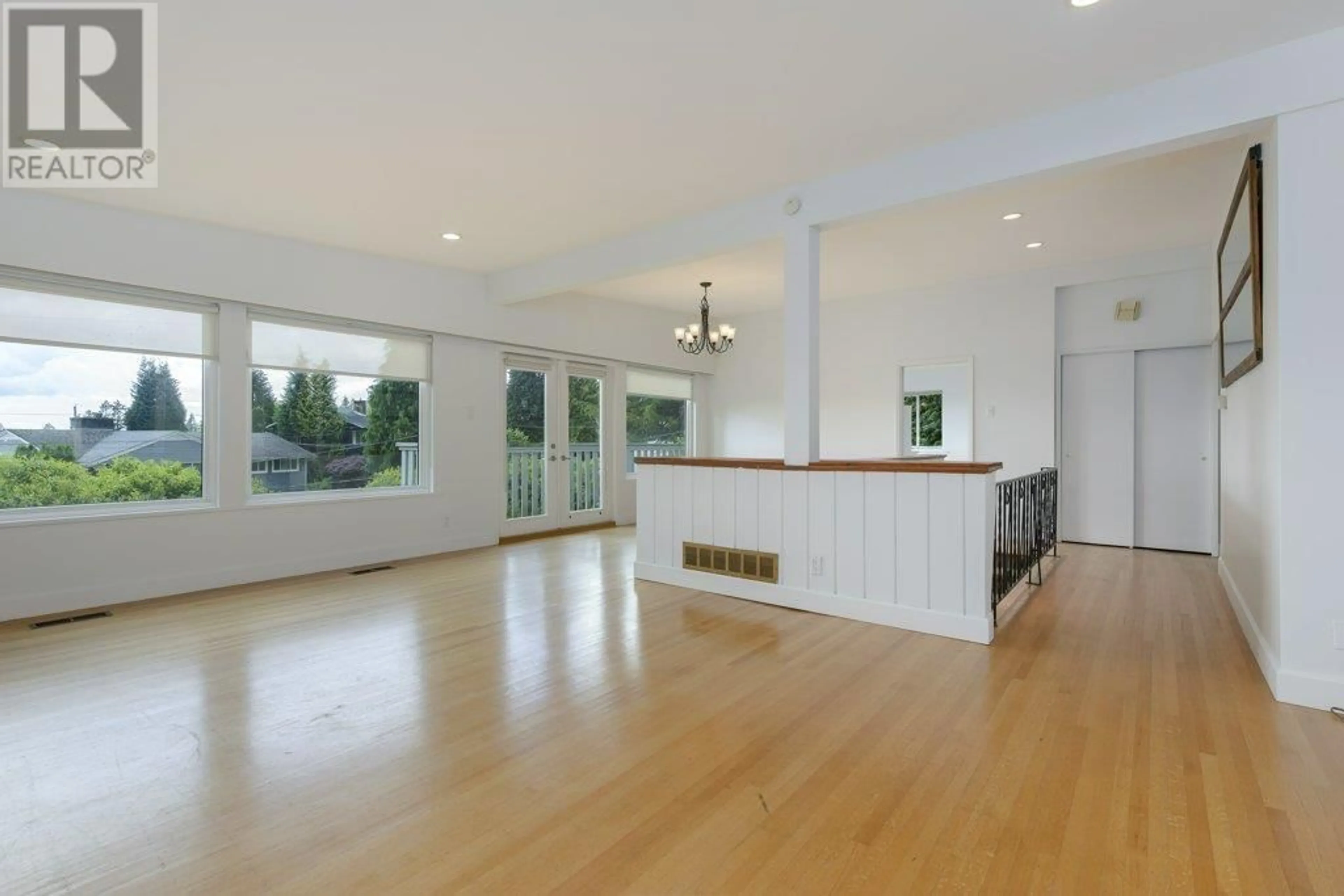Unknown for 422 GENOA CRESCENT, North Vancouver British Columbia V7N3B7