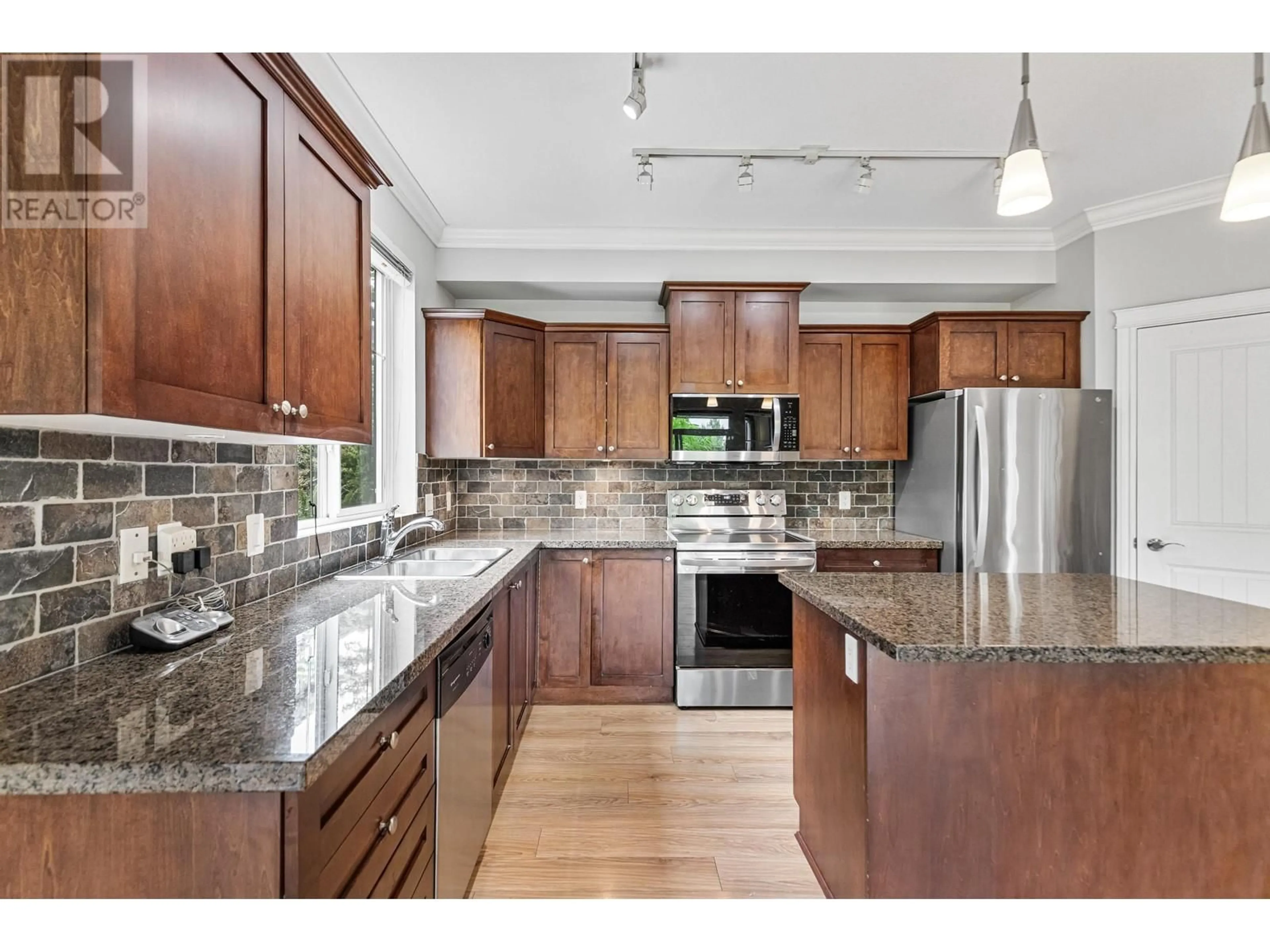 Open concept kitchen, ceramic/tile floor for 126 - 12258 224 STREET, Maple Ridge British Columbia V2X8Y7