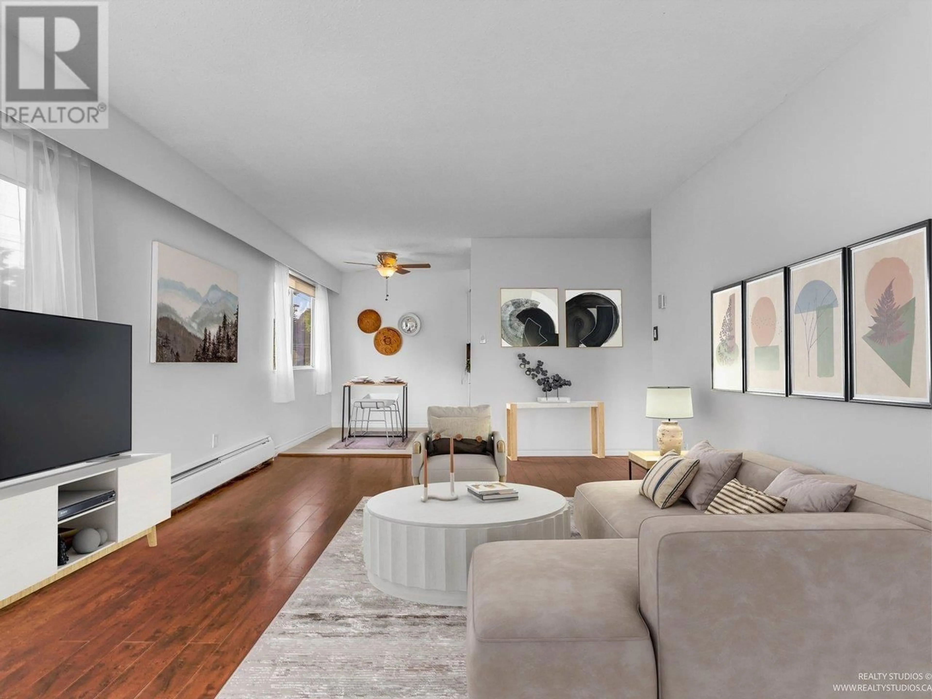 Living room with furniture, unknown for 203 - 910 FIFTH AVENUE, New Westminster British Columbia V3M1Y2