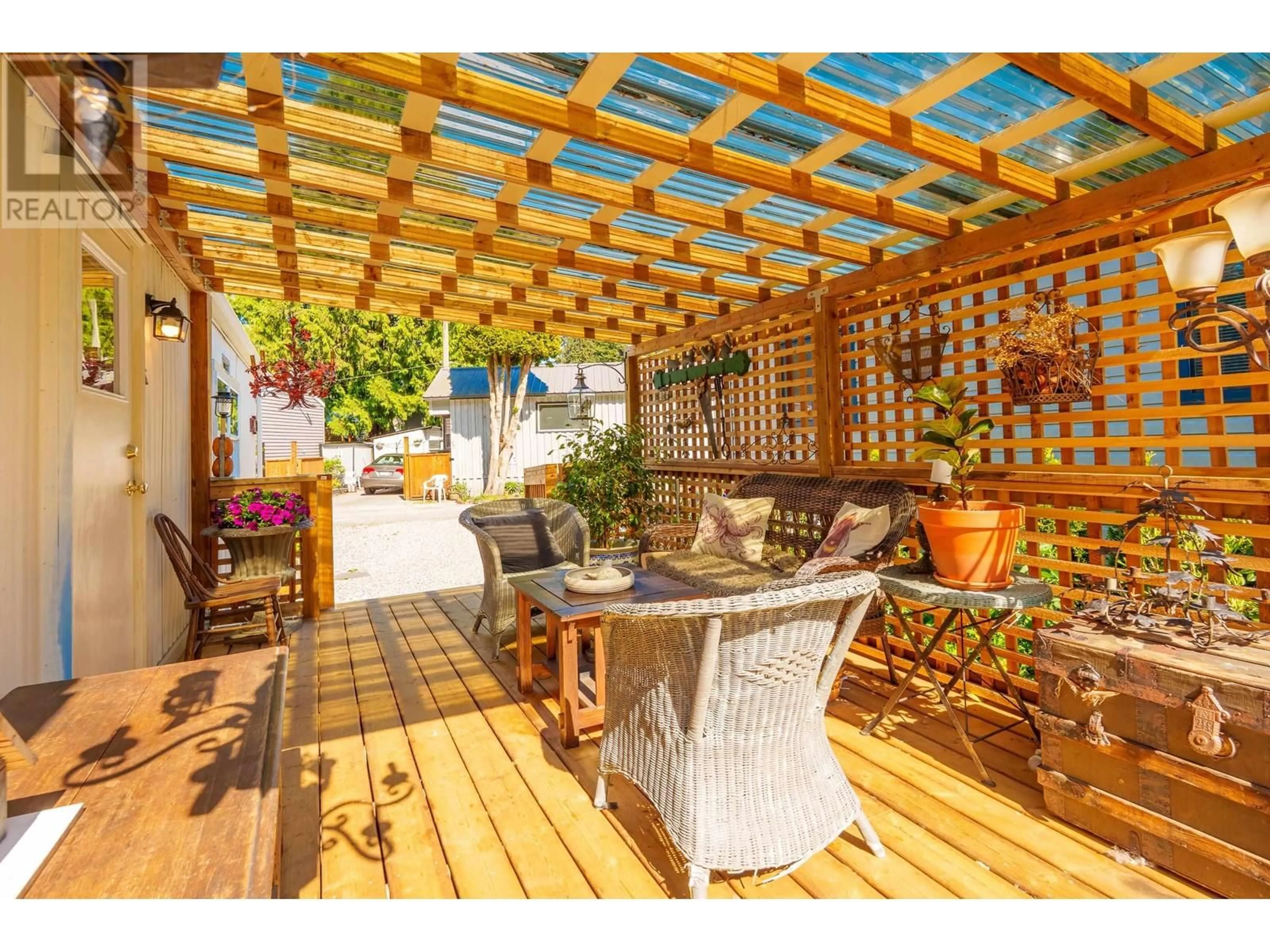 Patio, street for 9 - 4514 SUNSHINE COAST HIGHWAY, Sechelt British Columbia V7Z0G9
