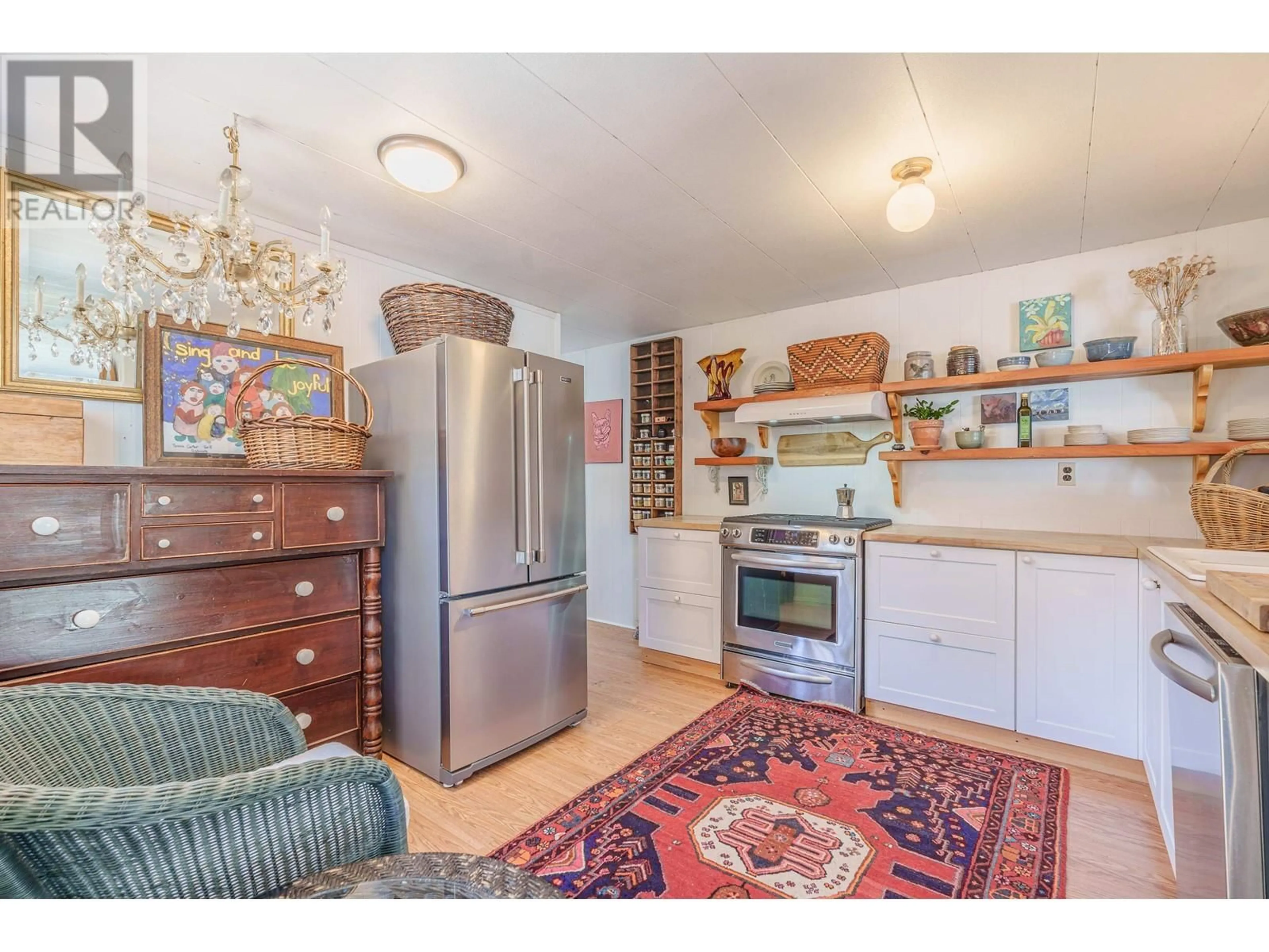 Open concept kitchen, unknown for 9 - 4514 SUNSHINE COAST HIGHWAY, Sechelt British Columbia V7Z0G9