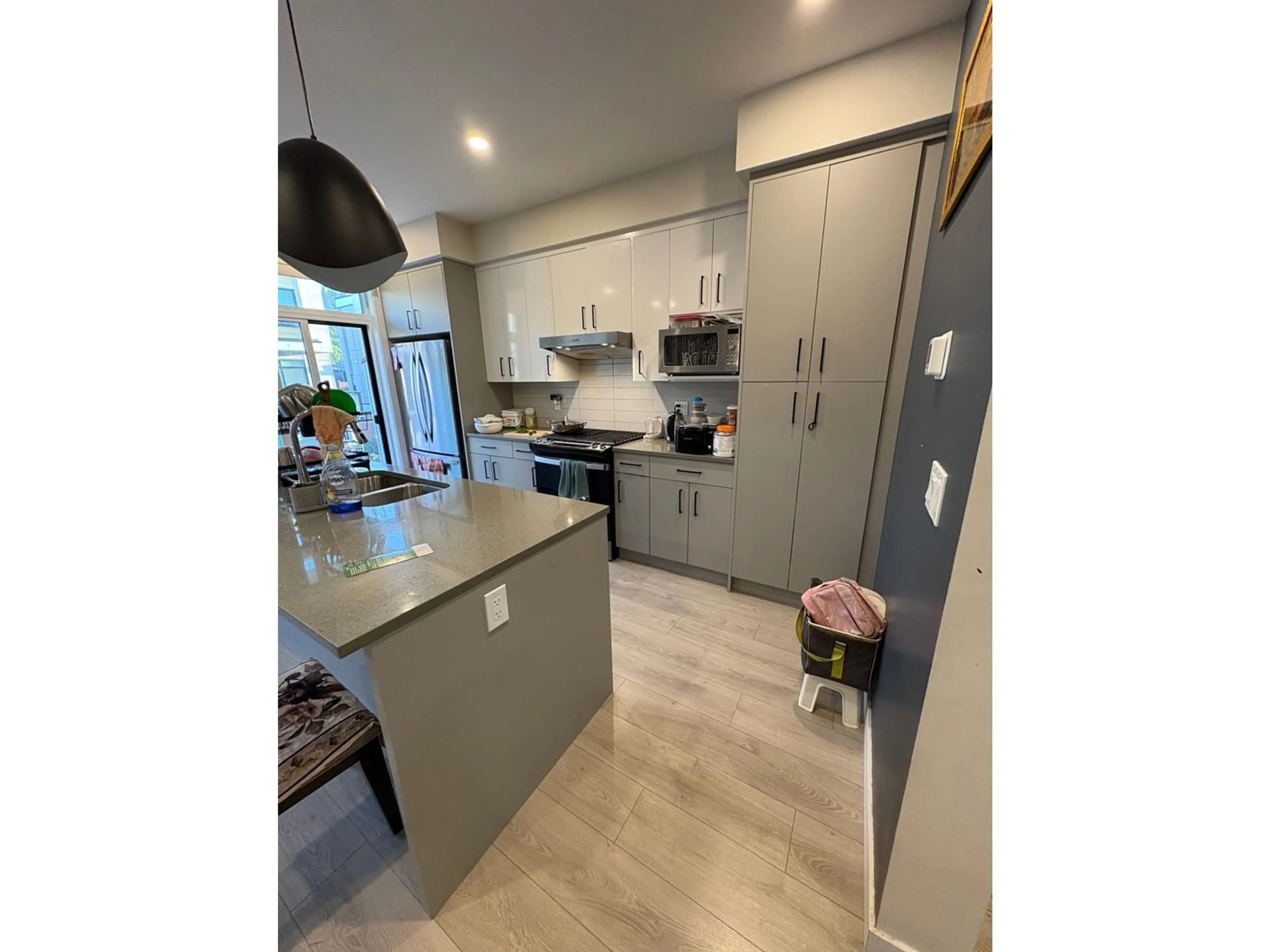 Open concept kitchen, unknown for 209 - 46150 THOMAS ROAD, Chilliwack British Columbia V2R6H3