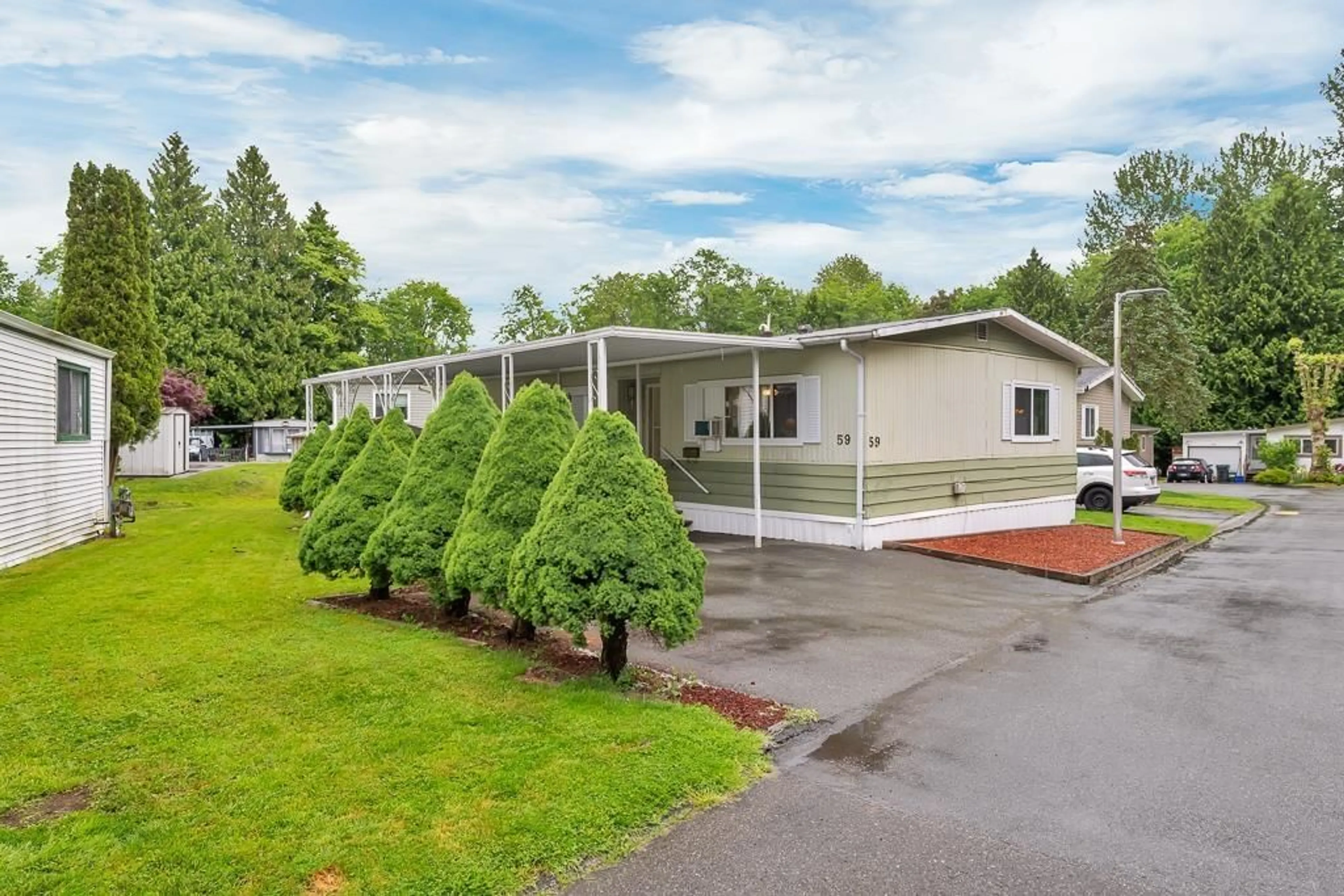 Home with vinyl exterior material, unknown for 59 - 8220 KING GEORGE, Surrey British Columbia V3W6E1
