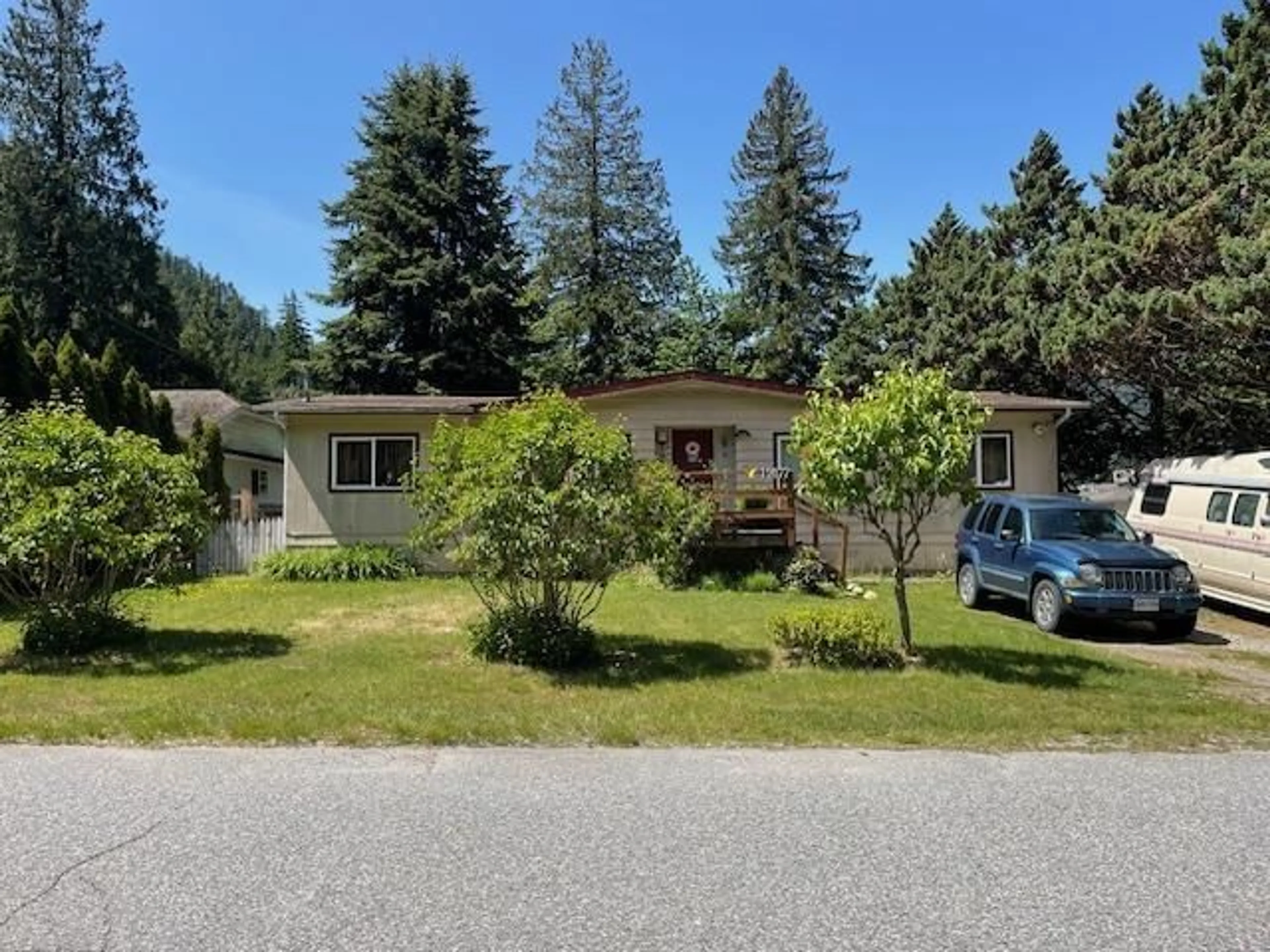 A pic from outside/outdoor area/front of a property/back of a property/a pic from drone, street for 19877 MARIE STREET, Hope British Columbia V0X1L2