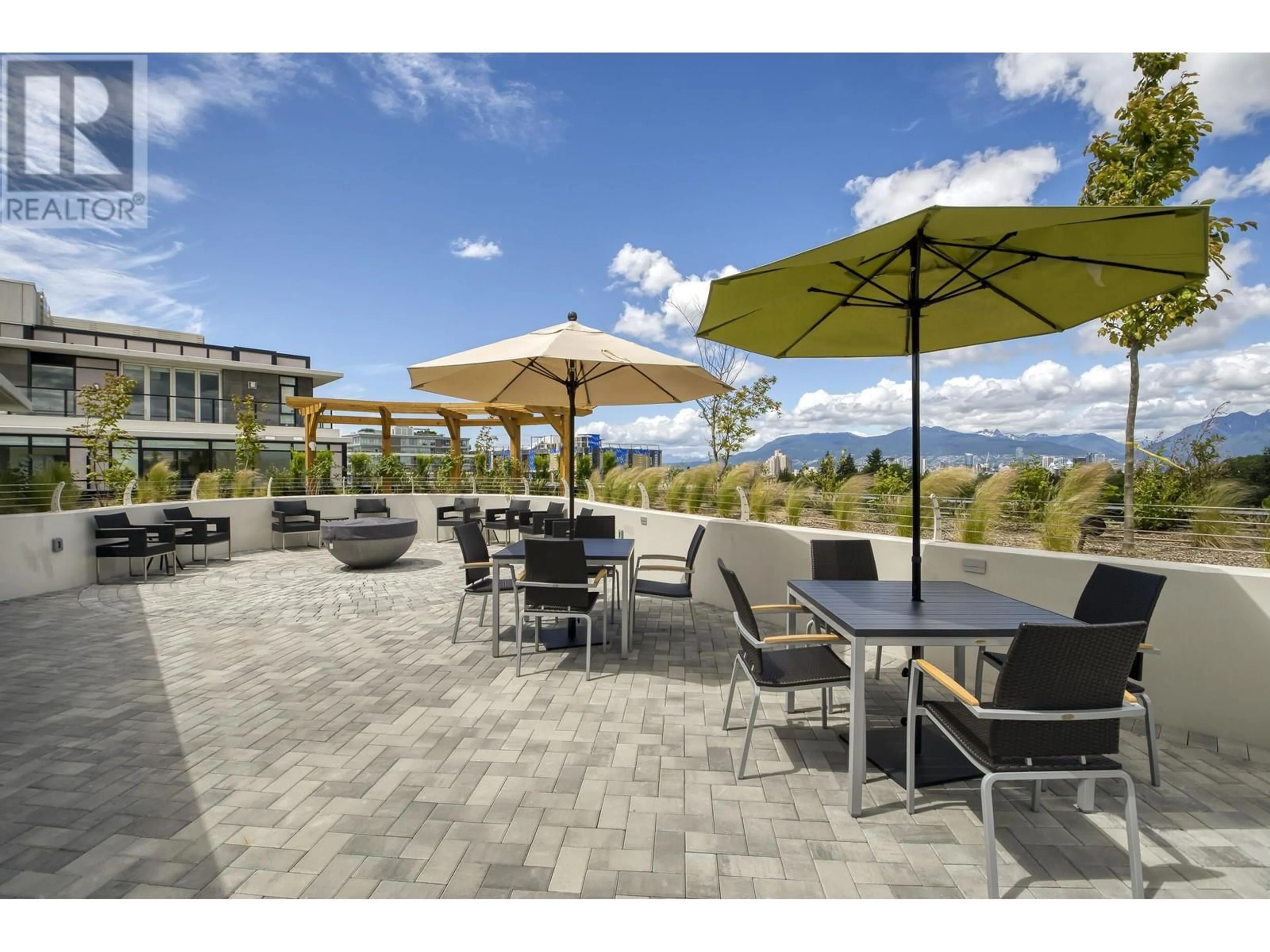 Patio, mountain view for 372 - 438 KING EDWARD AVENUE, Vancouver British Columbia V5Y0M5