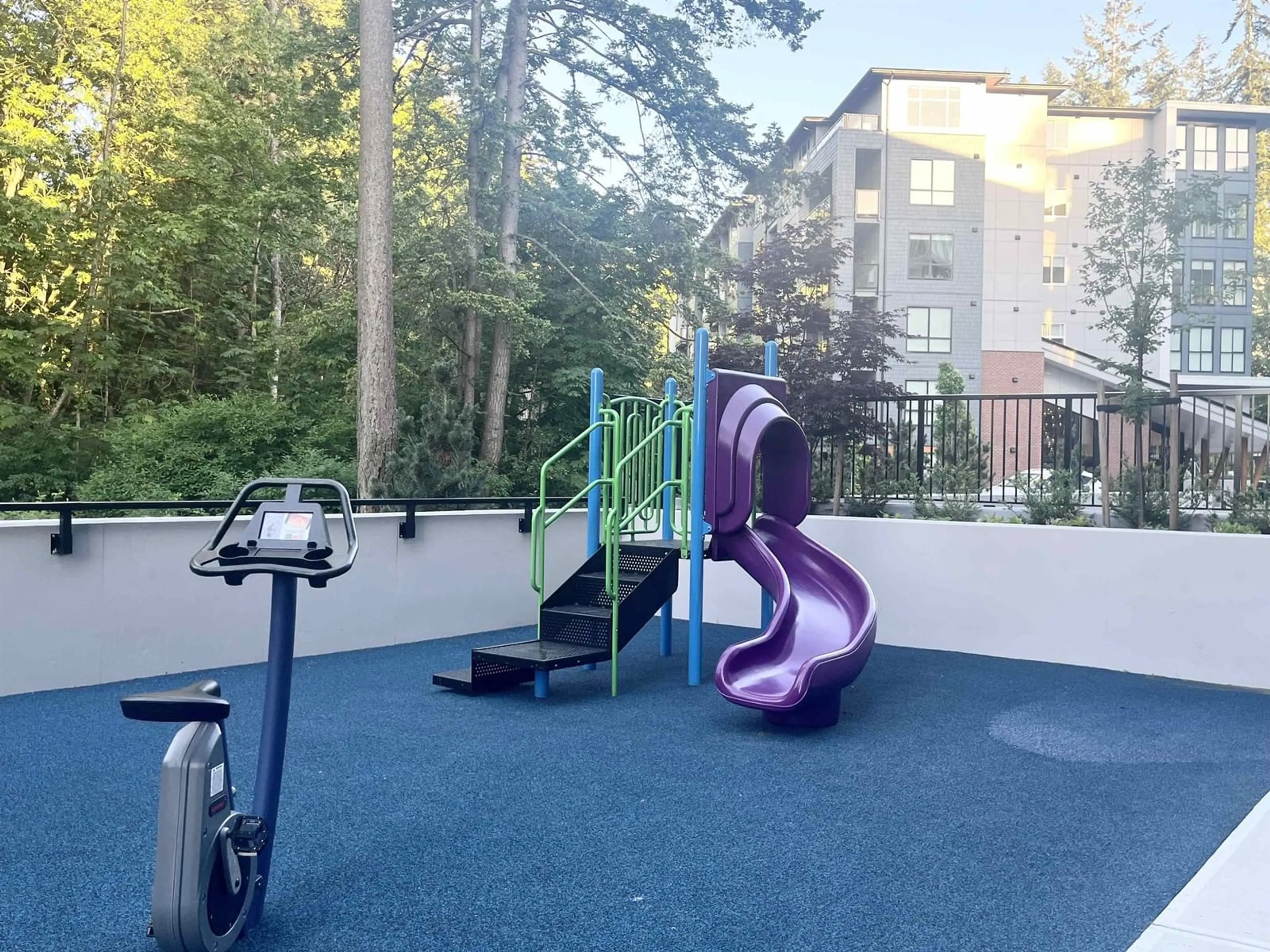 Blurry image for 416 - 3528 146A, Surrey British Columbia V4P0H4