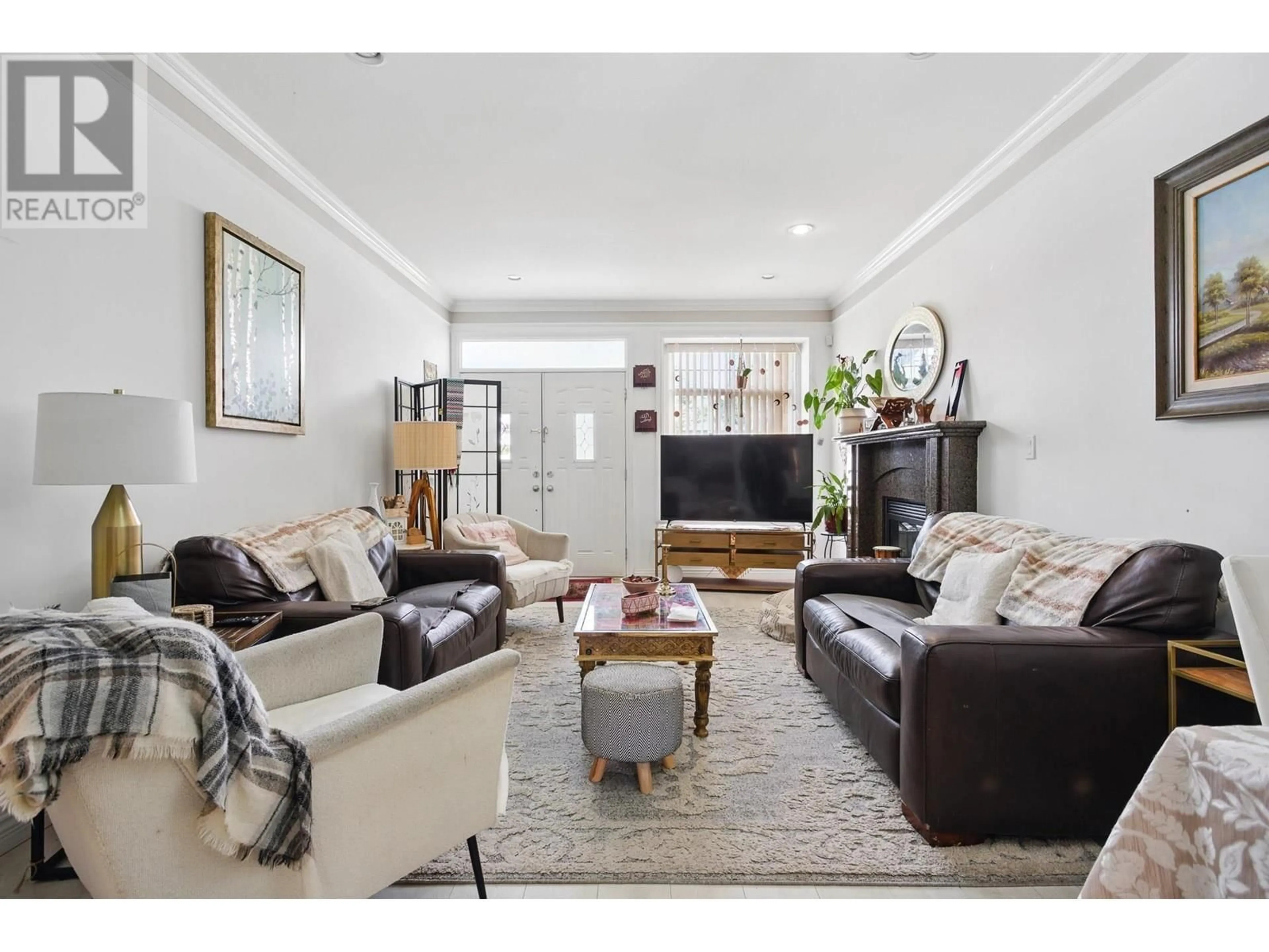 Living room with furniture, unknown for 4316 HURST STREET, Burnaby British Columbia V5J1M9