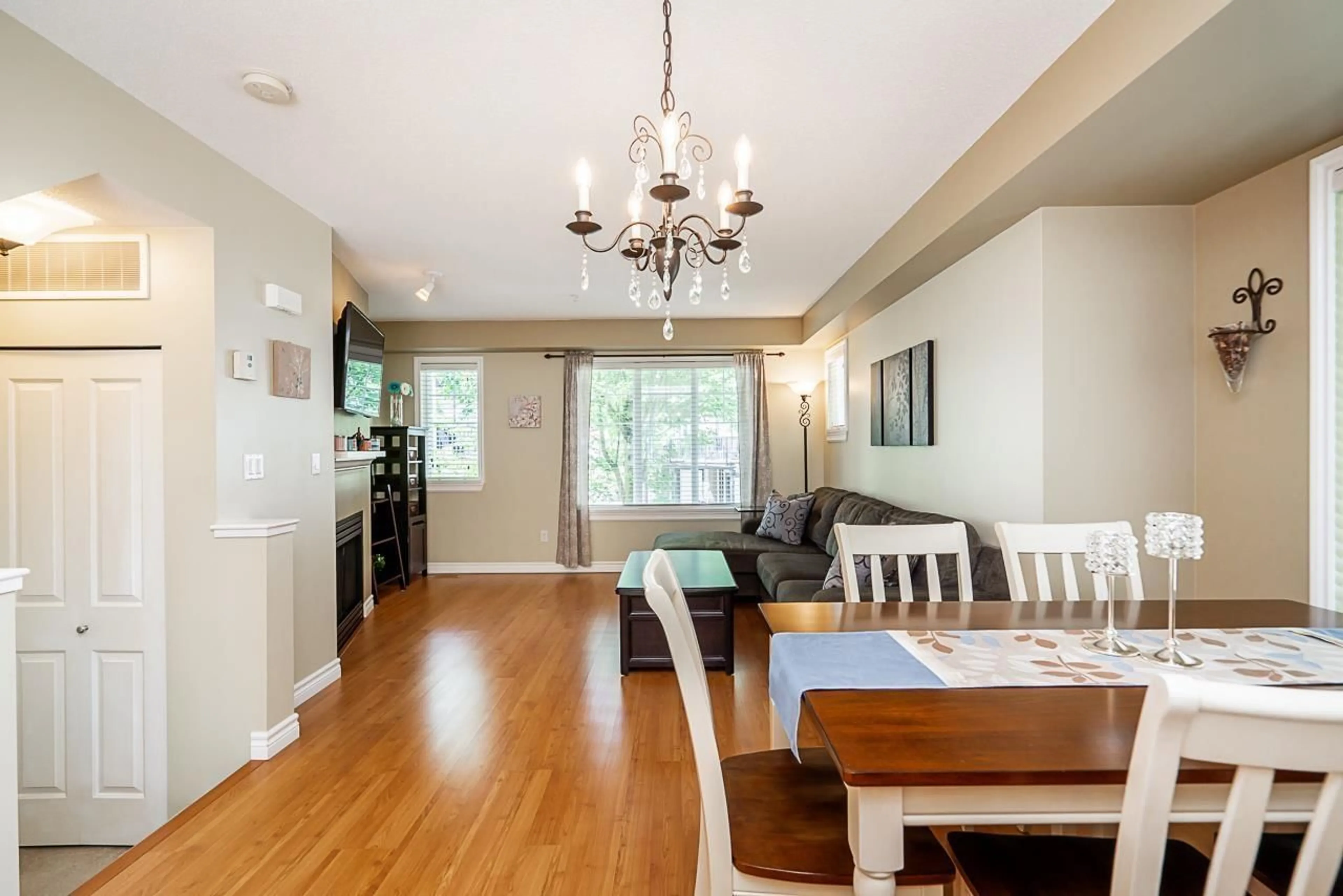 Dining room, wood/laminate floor for 48 - 20176 68, Langley British Columbia V2Y2X7